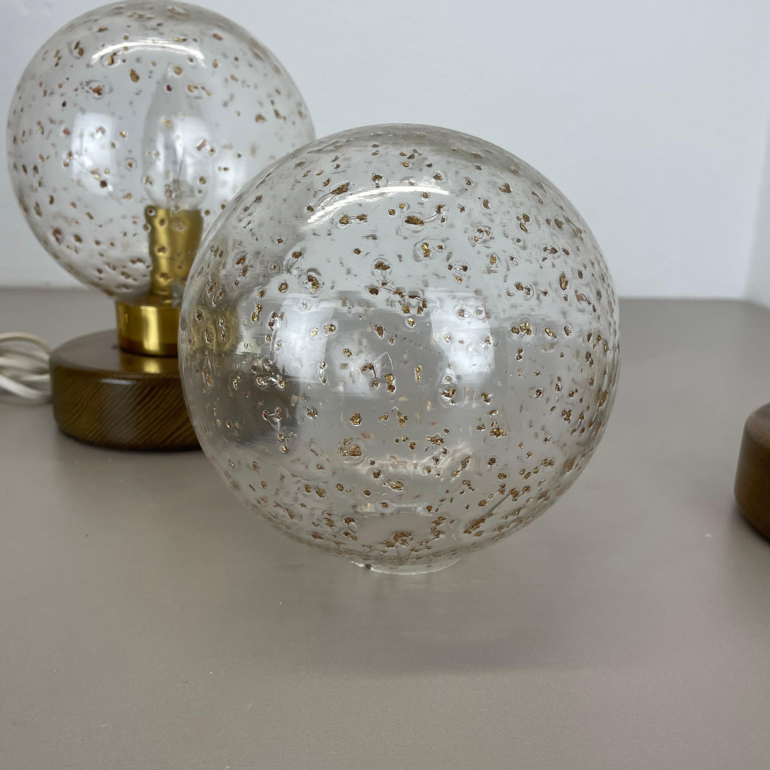 set di 2 luci da tavolo in legno con sfere di vetro e quercia di Temde Lights, Germania, anni '70 in vendita 5