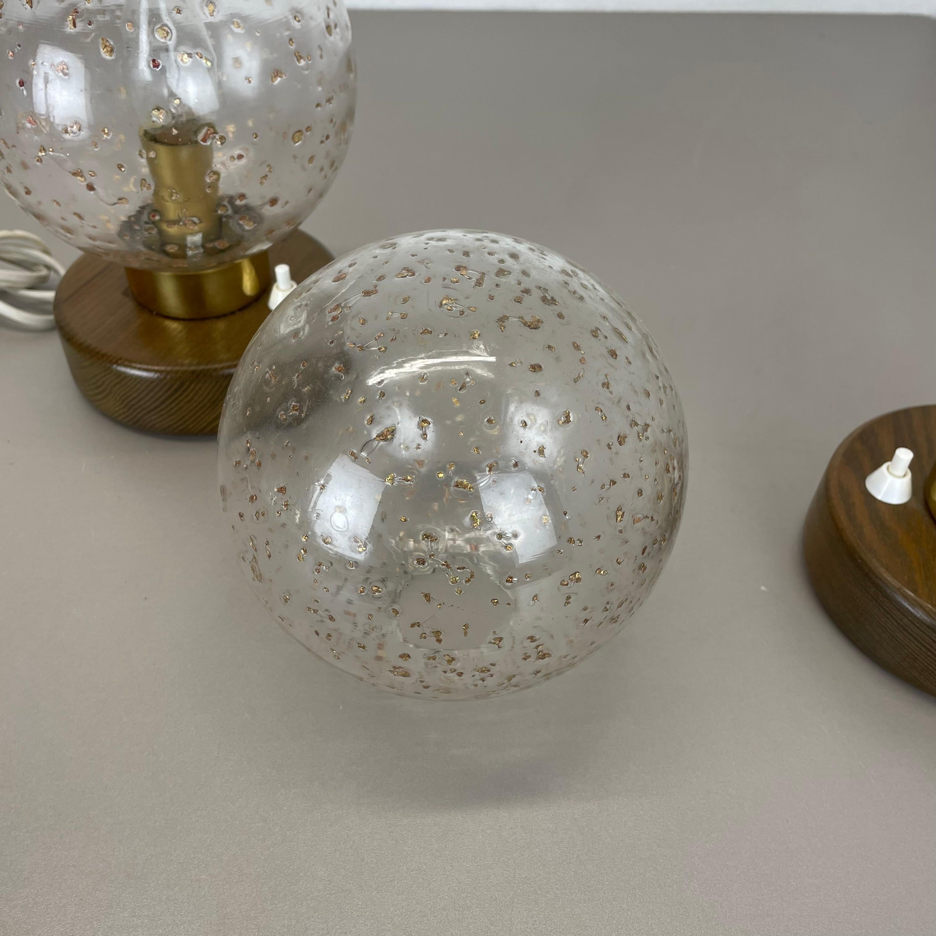 set di 2 luci da tavolo in legno con sfere di vetro e quercia di Temde Lights, Germania, anni '70 in vendita 7