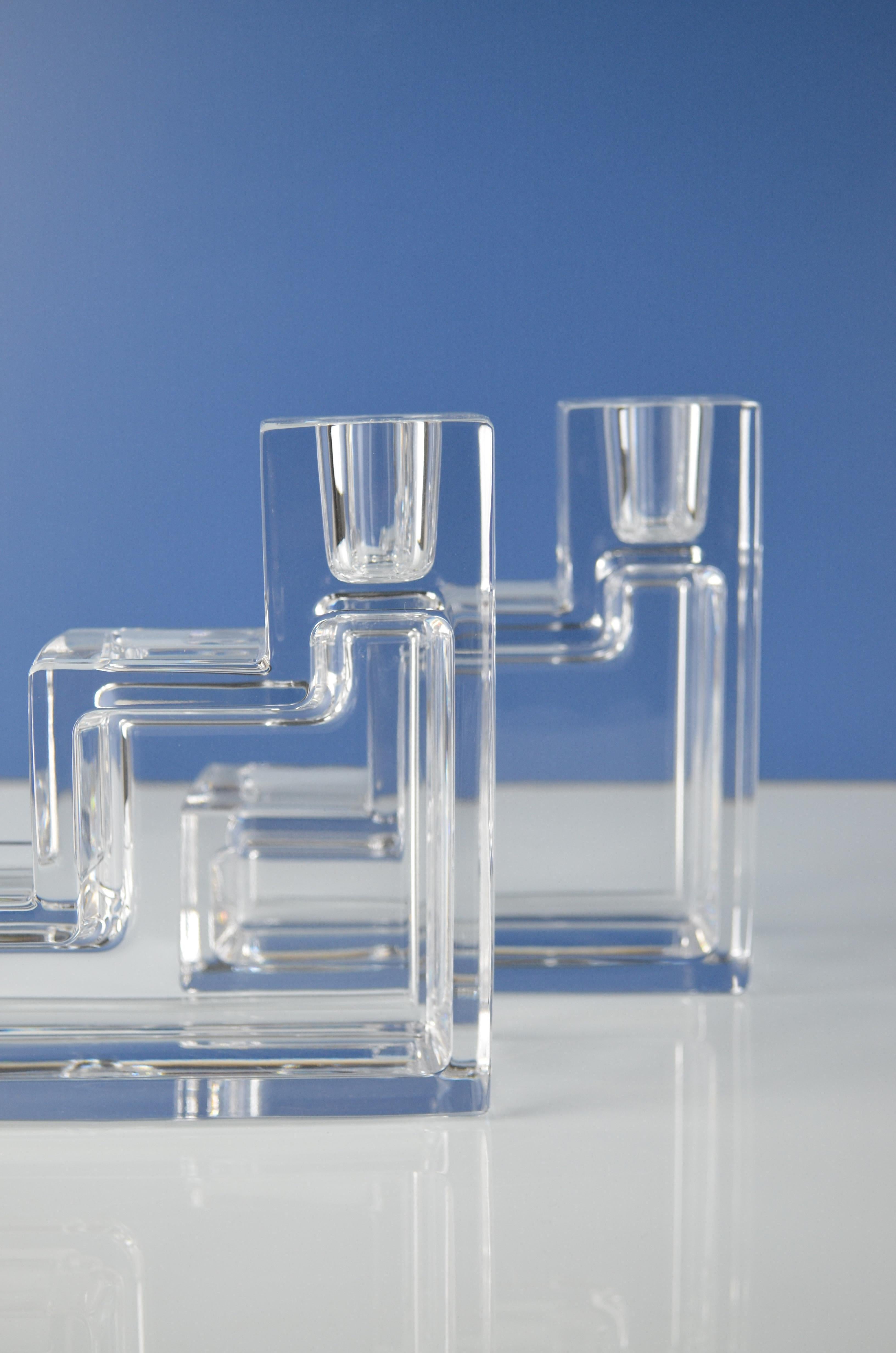 Set aus 2 Glas-Kerzenständern „Pristine Table Architecture“ von Wilber Orme (Art déco) im Angebot