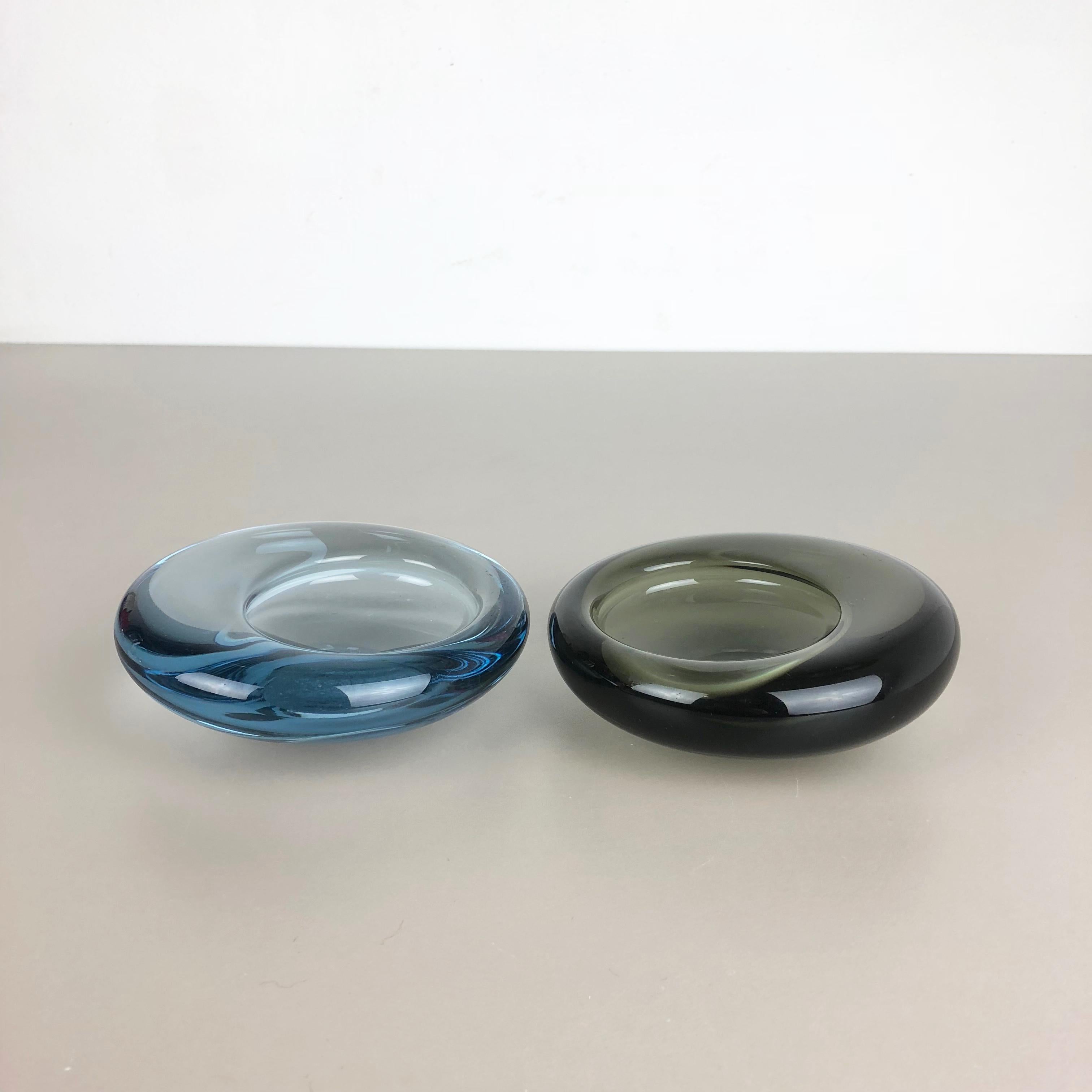 Ensemble de 2 éléments en forme de bol en coquillage en verre de Per Lutken pour Holmegaard, Danemark, années 1960 en vente 3