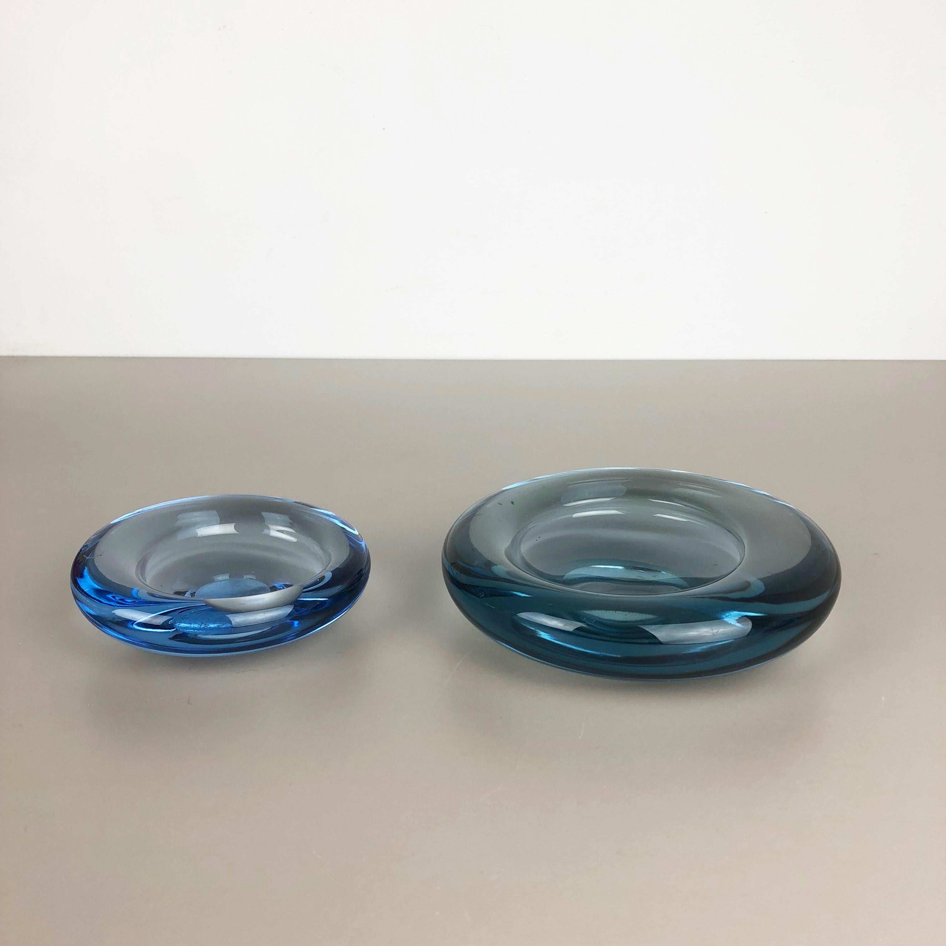 Ensemble de 2 éléments de bol en verre en forme de coquillage par Per Lutken pour Holmegaard, Danemark, années 1960 en vente 5
