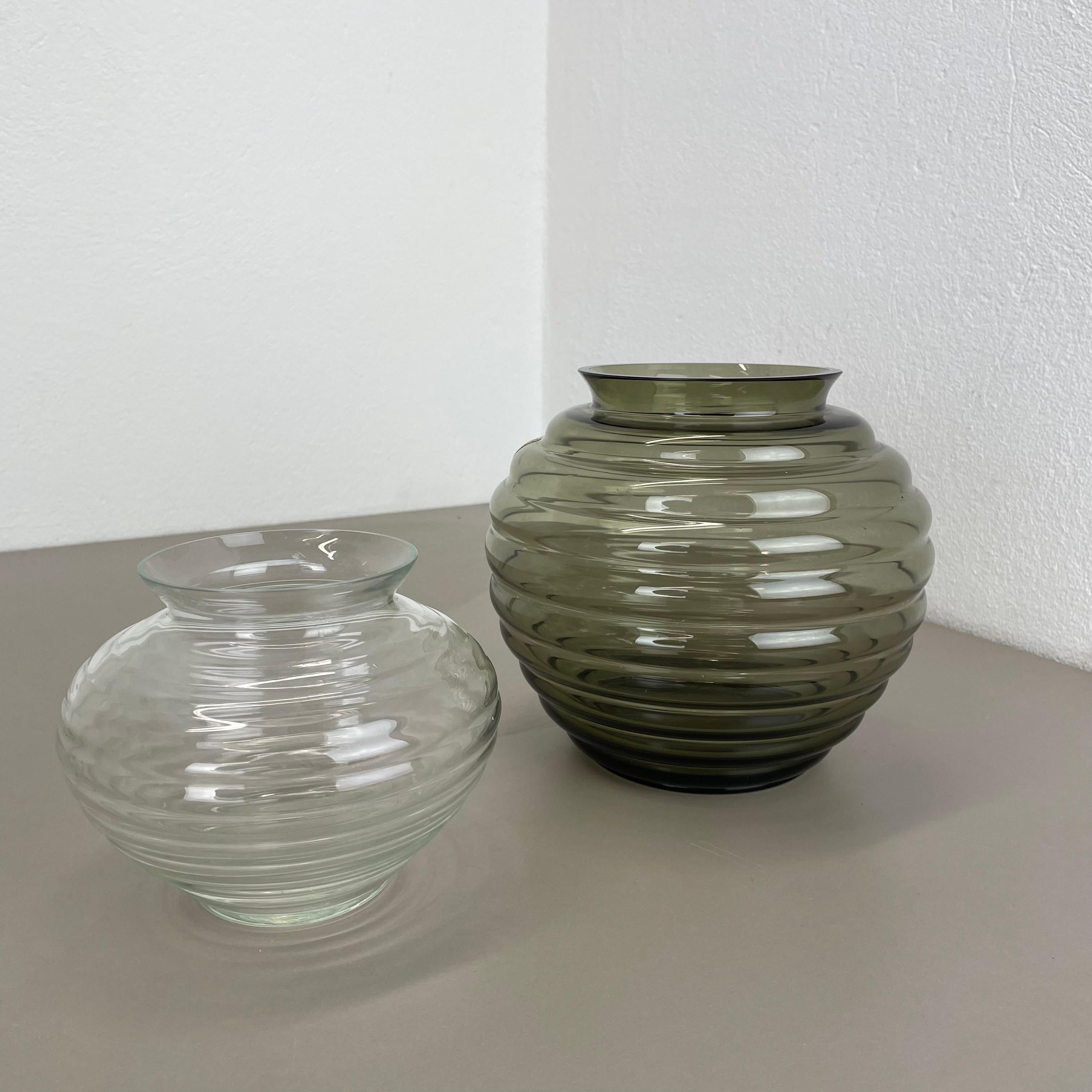 Bauhaus Set di 2 vasi in vetro di Richard Lauke per VLG Weisswasser, Germania, anni '60 in vendita