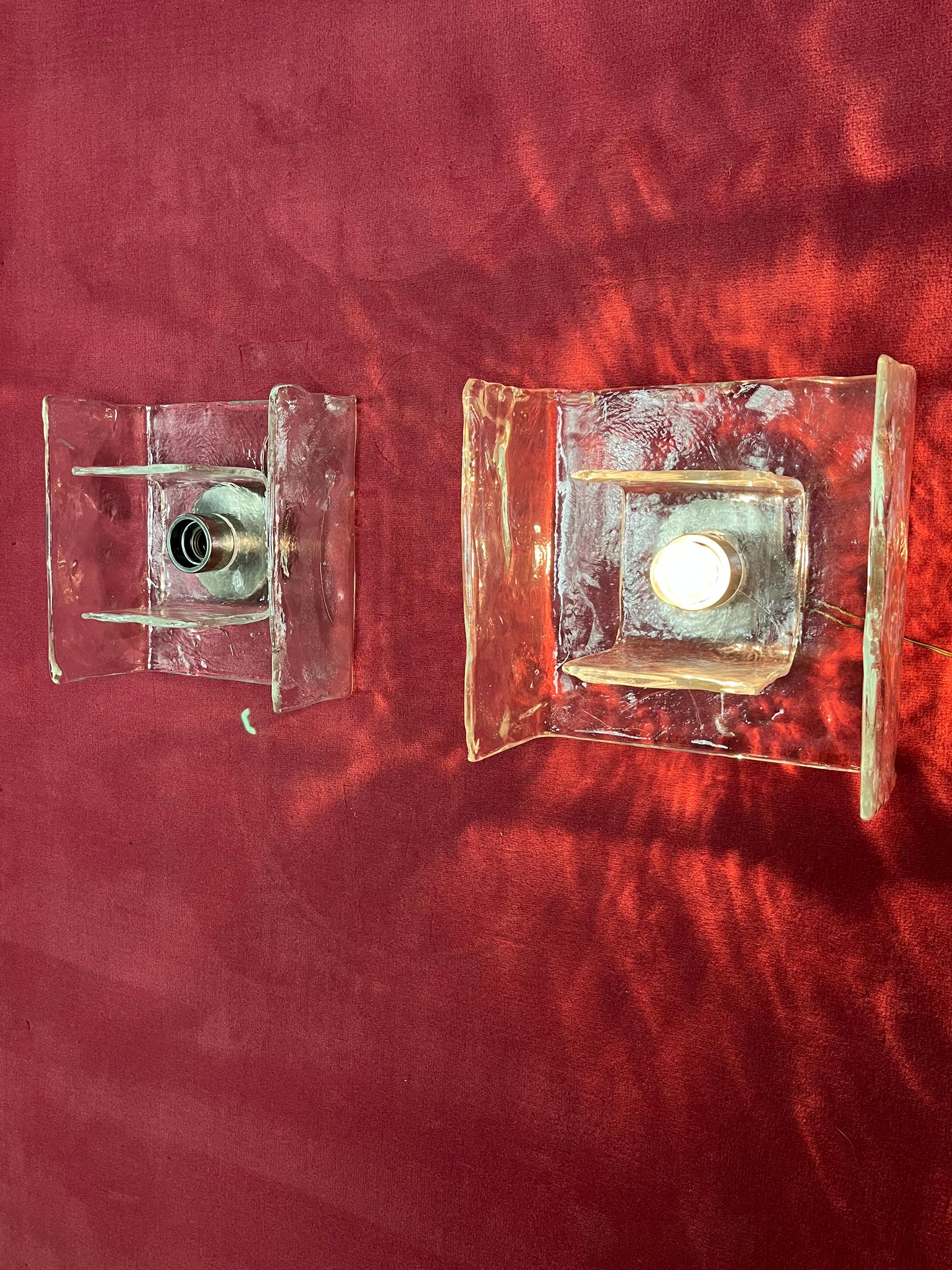 Juego de 2 lámparas de pared de cristal de Carlo Nason para Kalmar, años 60 Italiano en venta