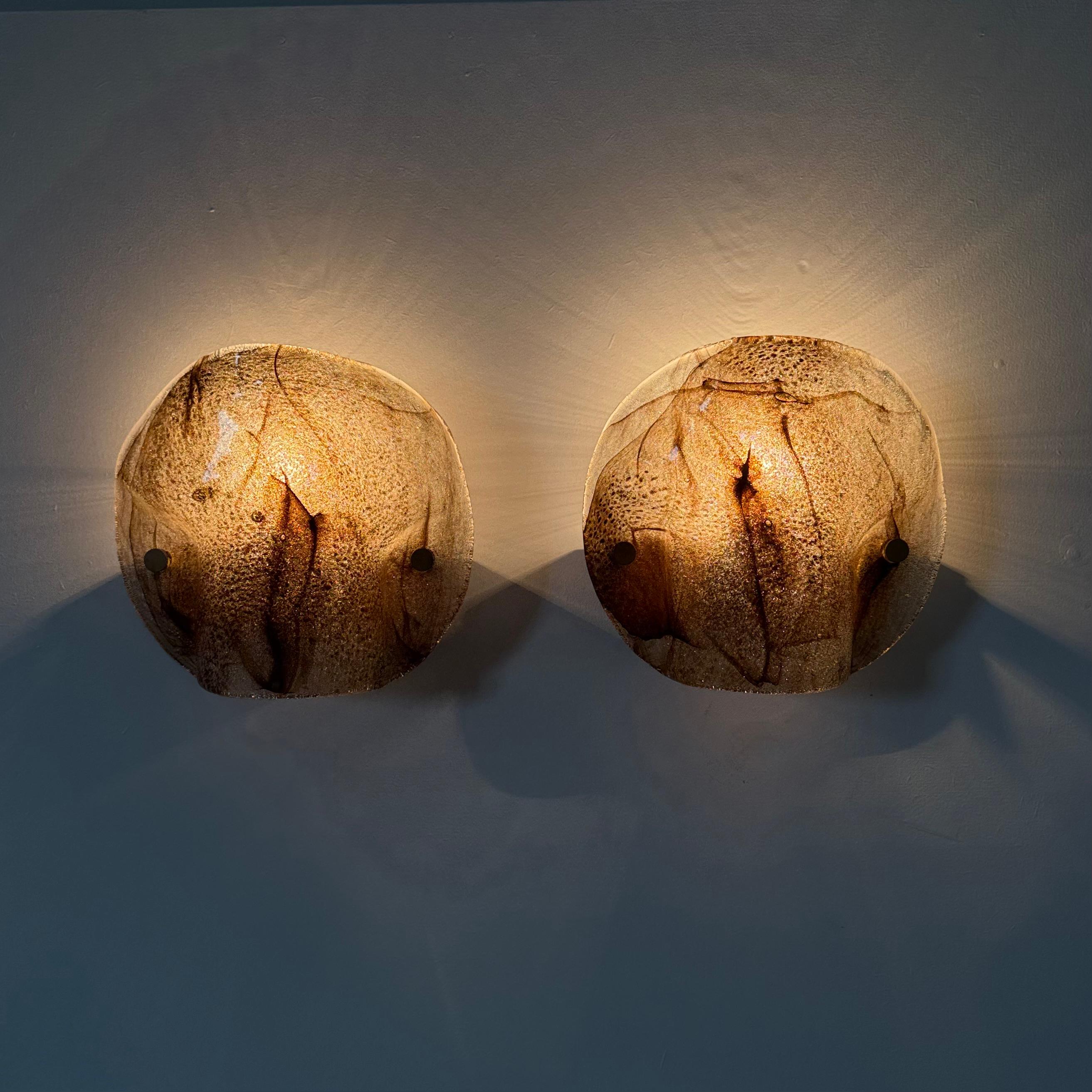 Juego de 2 apliques de cristal scone , años 70 Moderno de mediados de siglo en venta