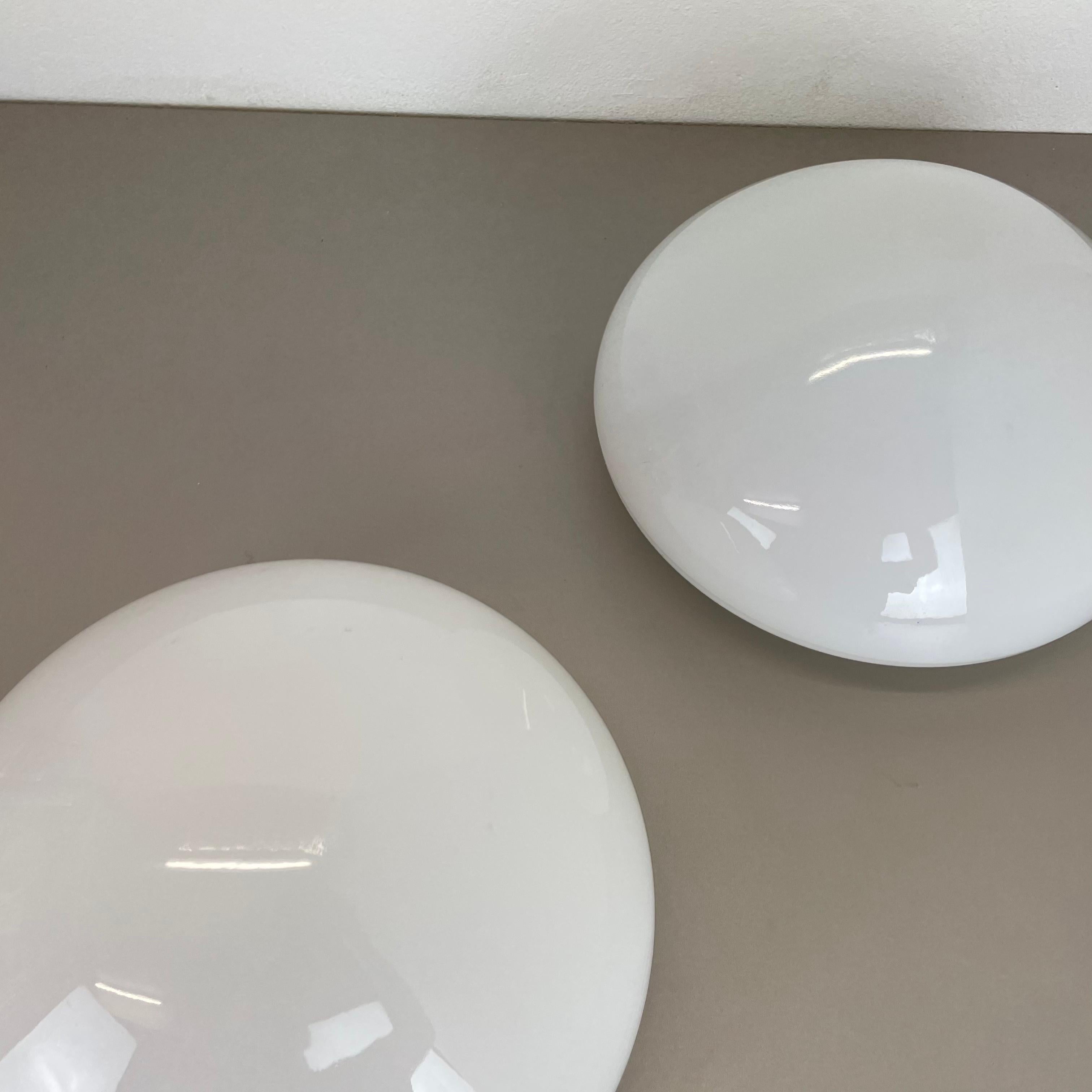 Porcelain Set of 2 Glass Wall Lights 