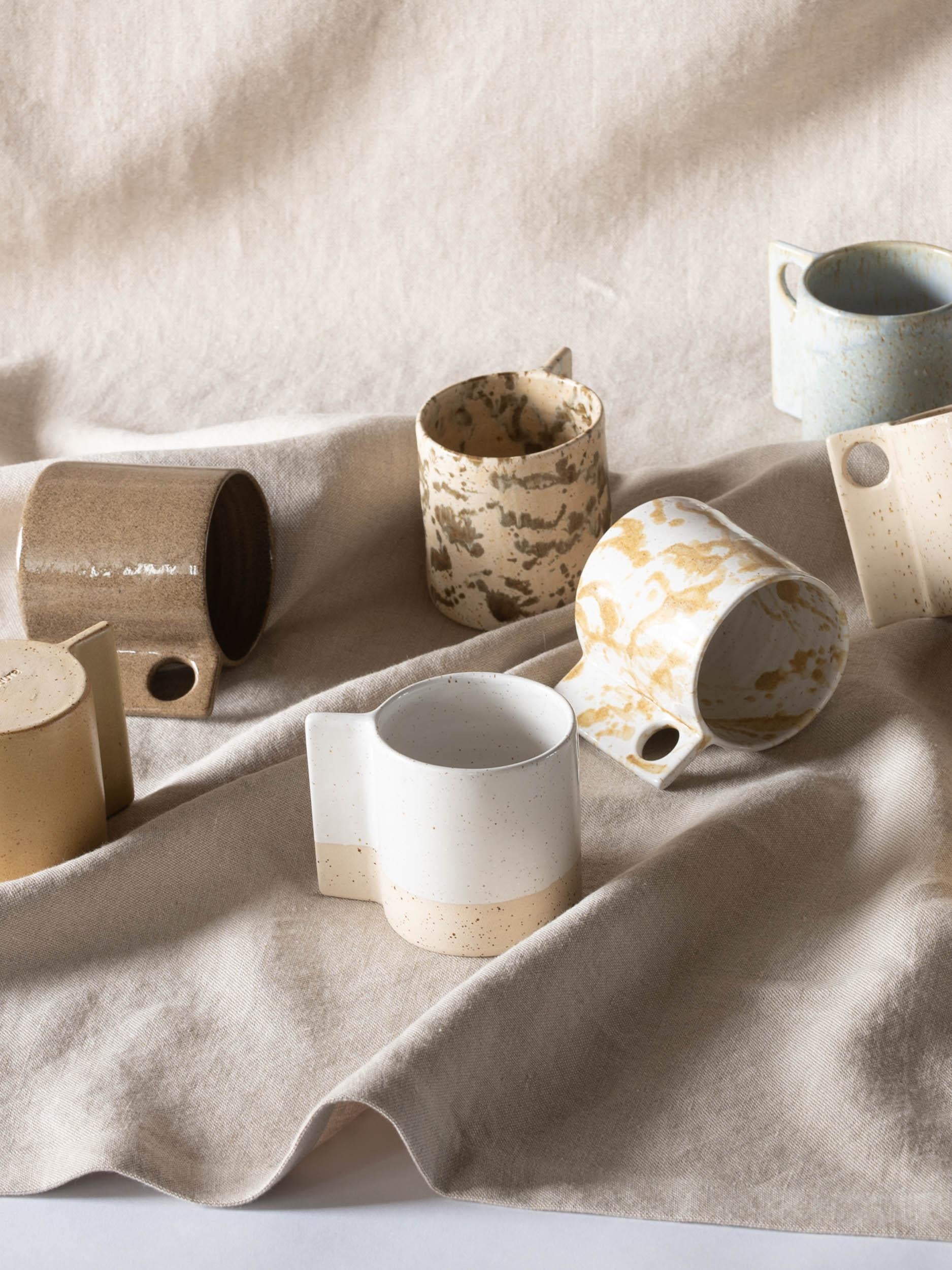 italien Ensemble de 2 tasses à trou de glaçure par Studionudo en vente