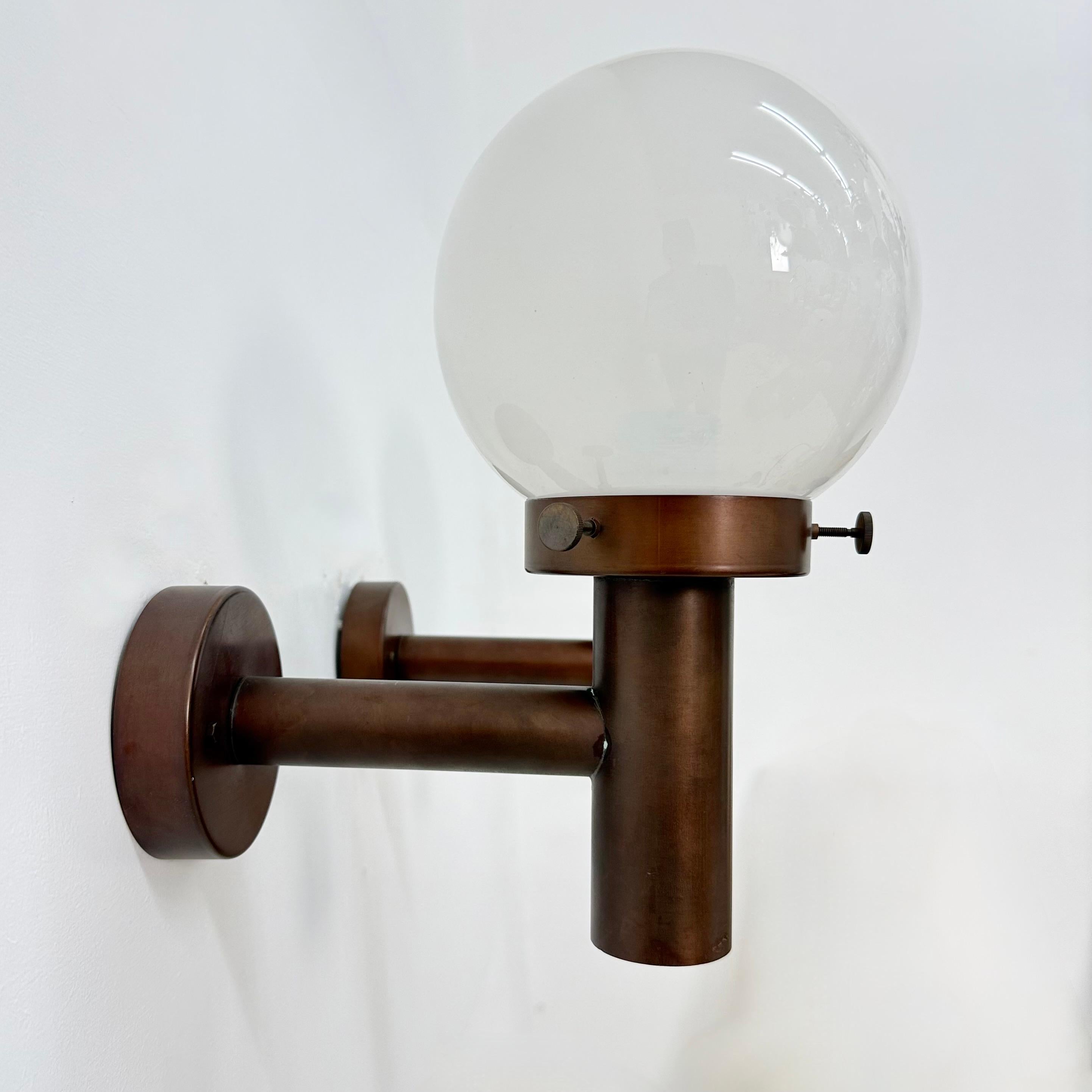 Set di 2 lampade da parete a globo in vetro di Lisa Pape Sweden , anni '70 in vendita 5