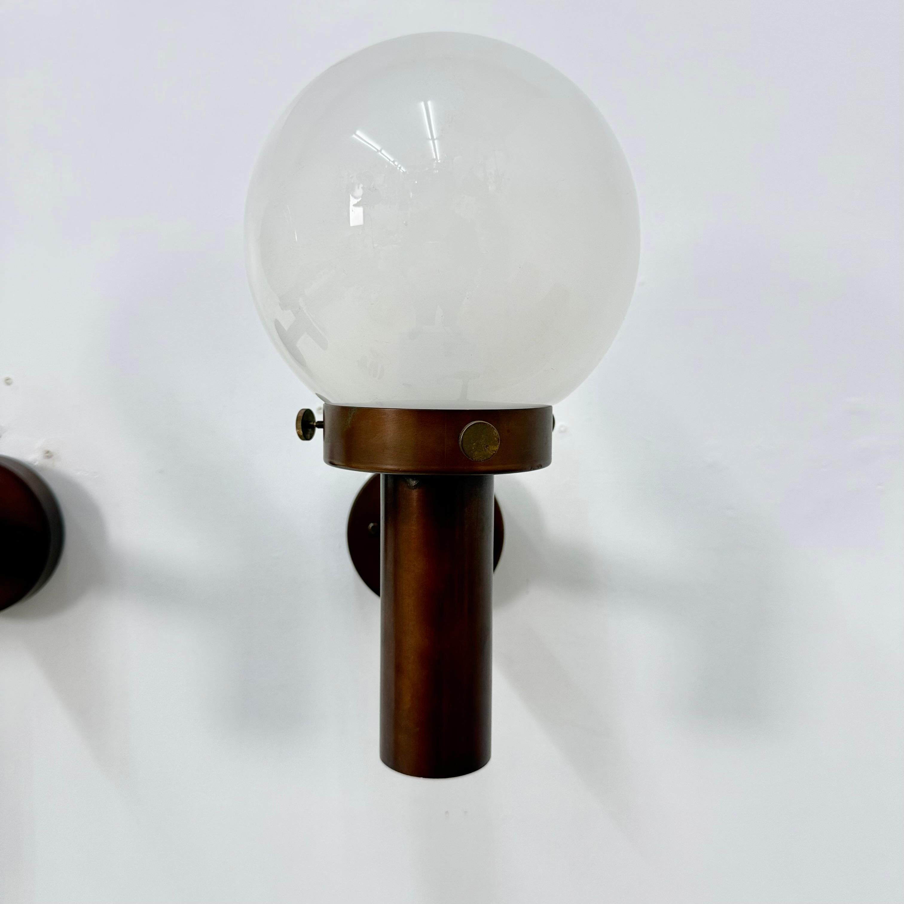 Set of 2 globe glass wall lamps sconces by Lisa Pape Sweden , 1970s In Good Condition For Sale In Delft, NL