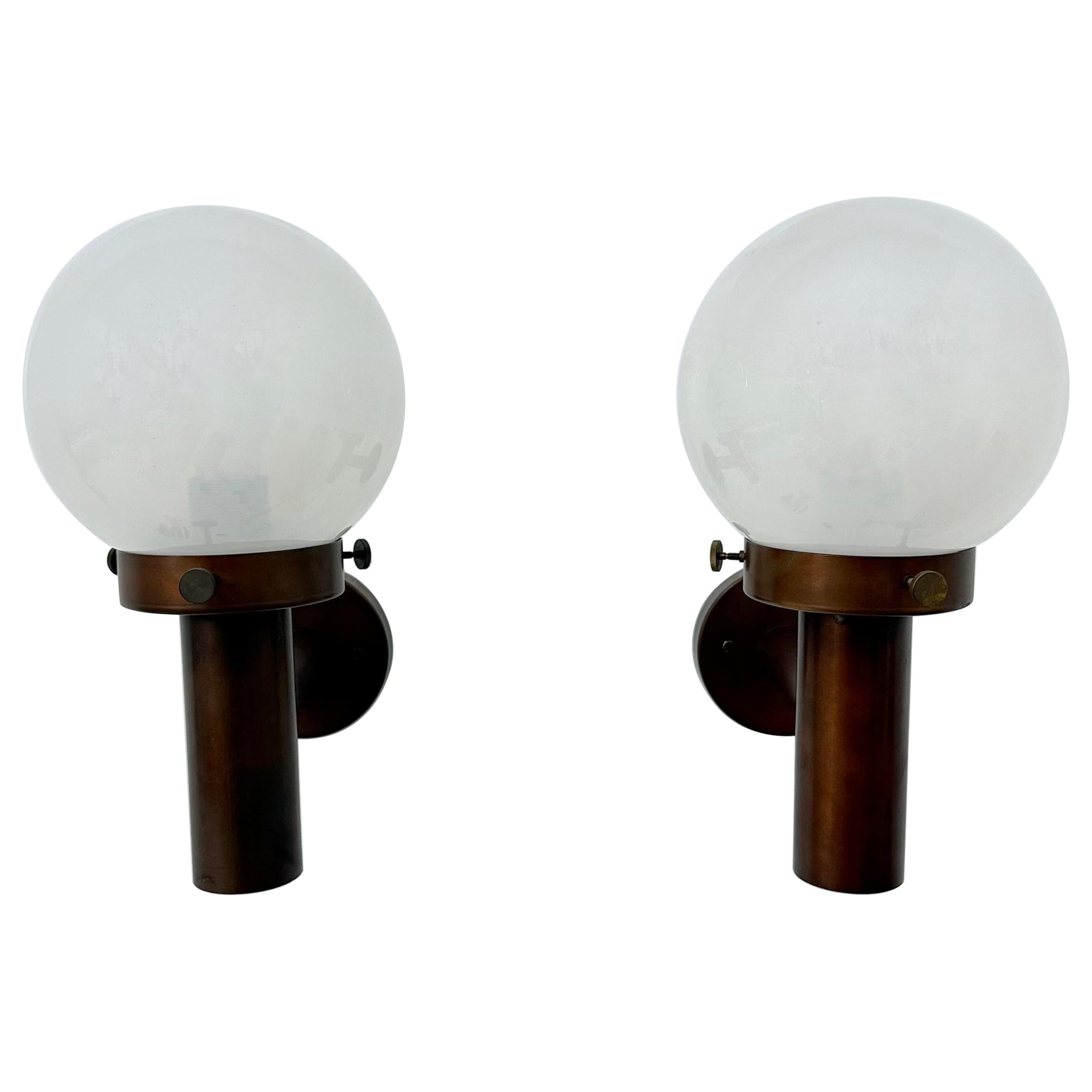 Set di 2 lampade da parete a globo in vetro di Lisa Pape Sweden , anni '70