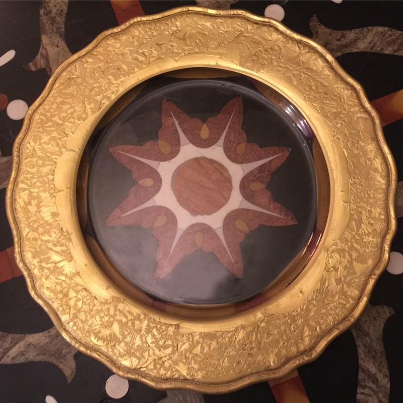 Set of 2 Gold Engraved Large Presentation Plates In New Condition For Sale In Paris, FR