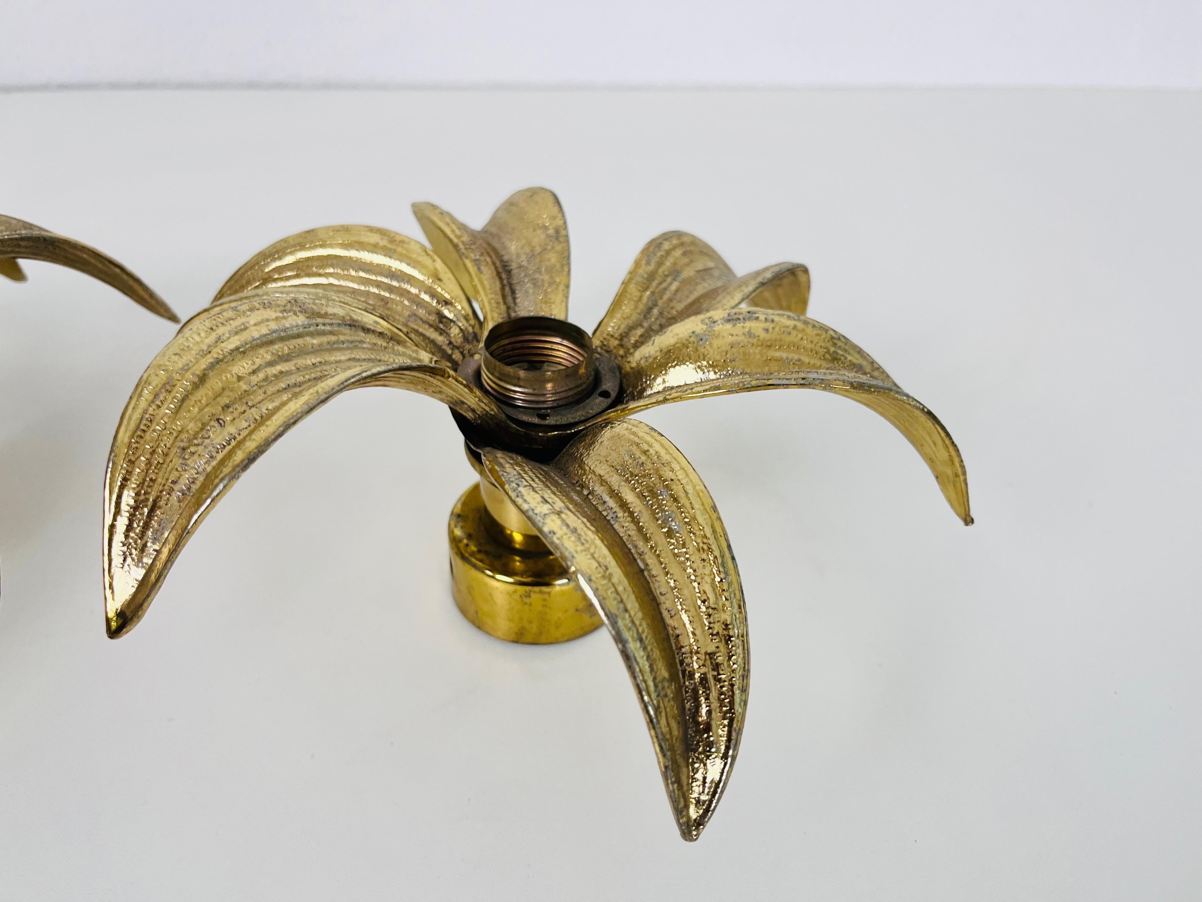 Mid-20th Century Set of 2 Golden Florentine Flower Shape Flushmounts by Willy Daro for Massive For Sale