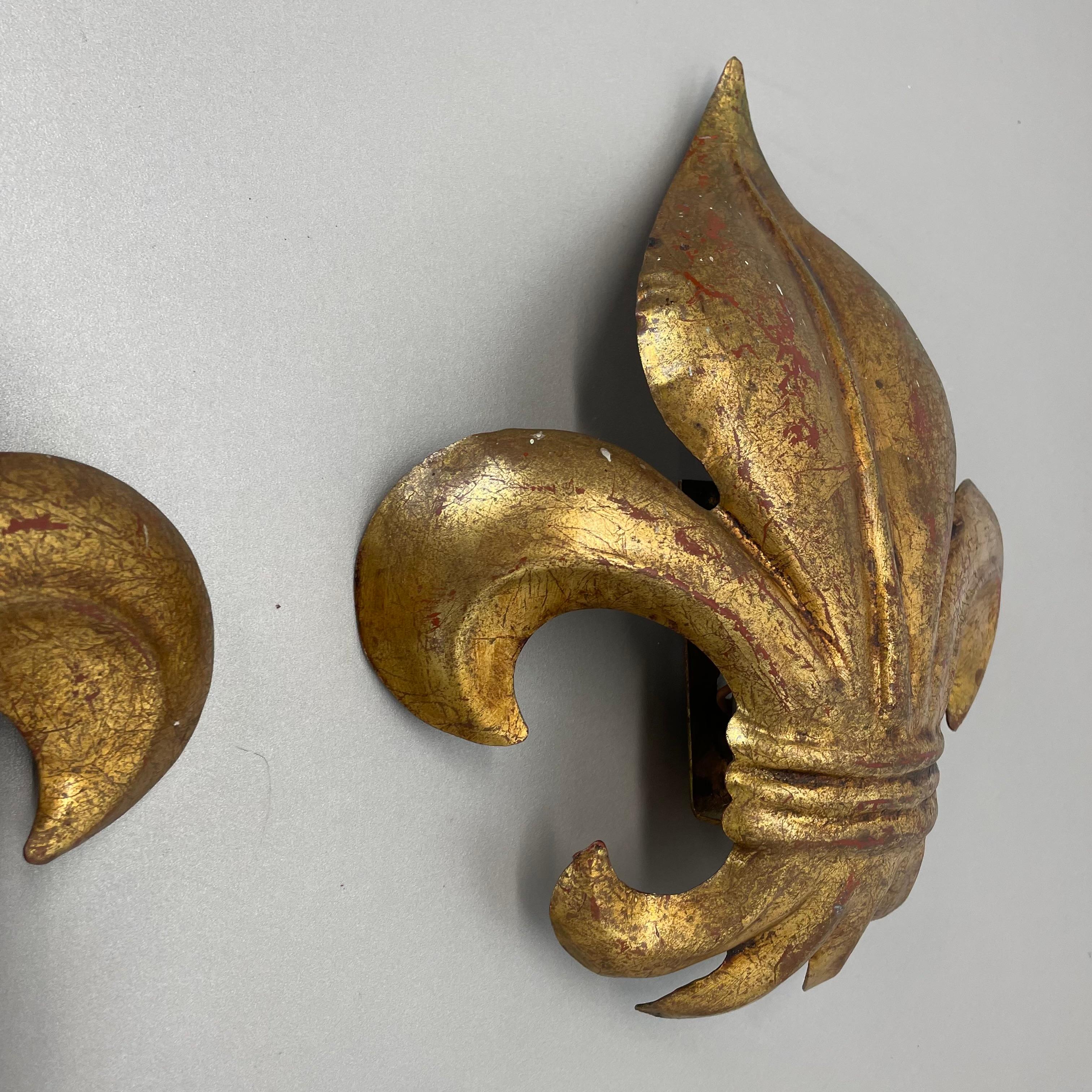 2er-Set goldene Florentiner „French Lily“  Wall Lights by Hans Kögl, Italien 1970er Jahre im Angebot 4
