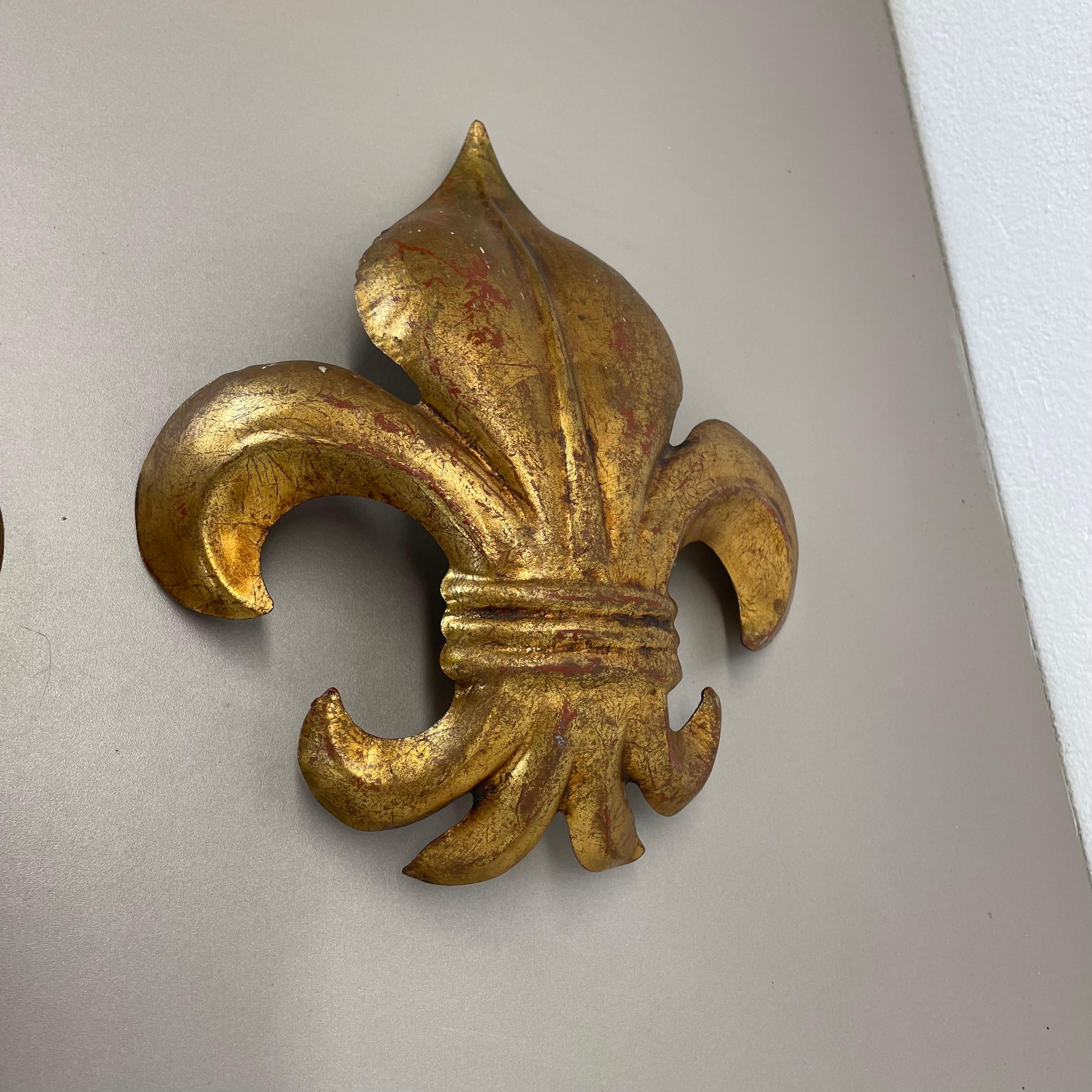 2er-Set goldene Florentiner „French Lily“  Wall Lights by Hans Kögl, Italien 1970er Jahre im Angebot 6