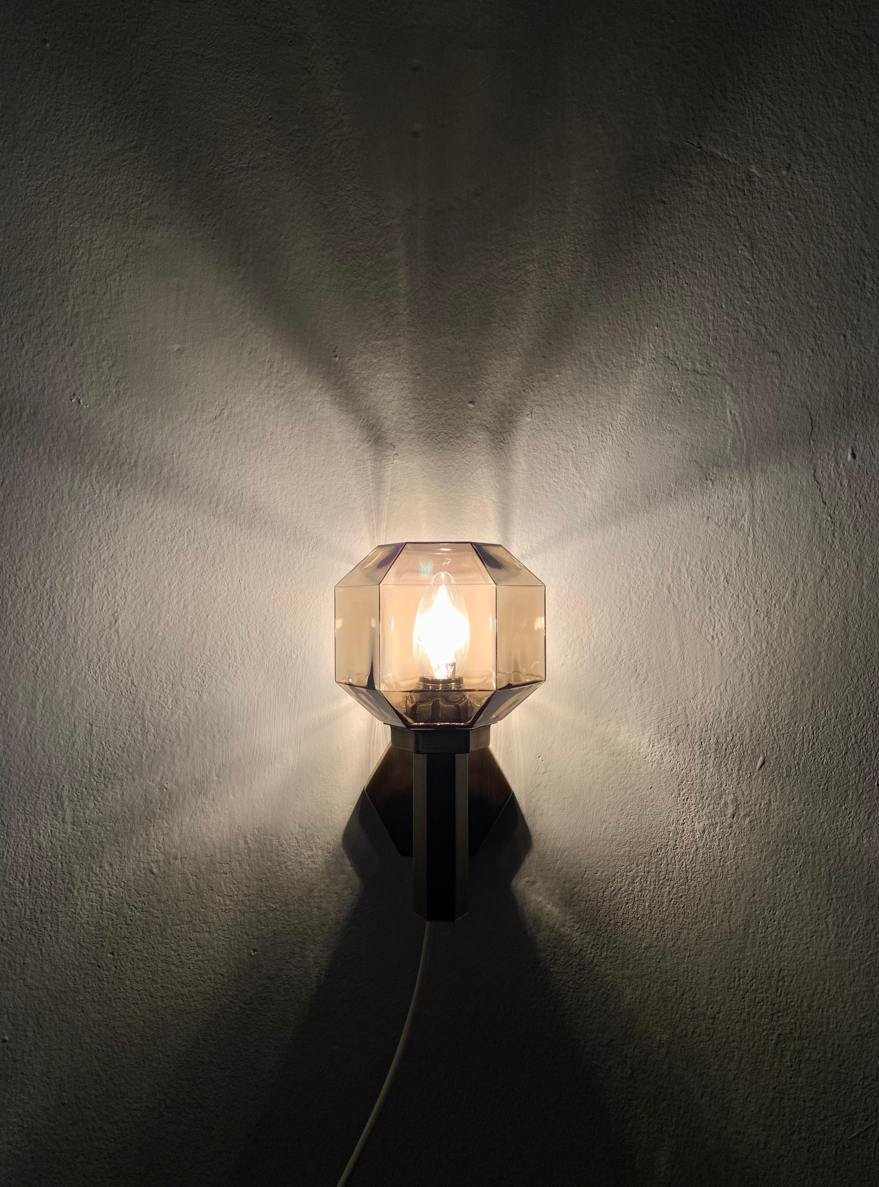 Lot de 2 appliques en verre fumé doré de Hillebrand en vente 3