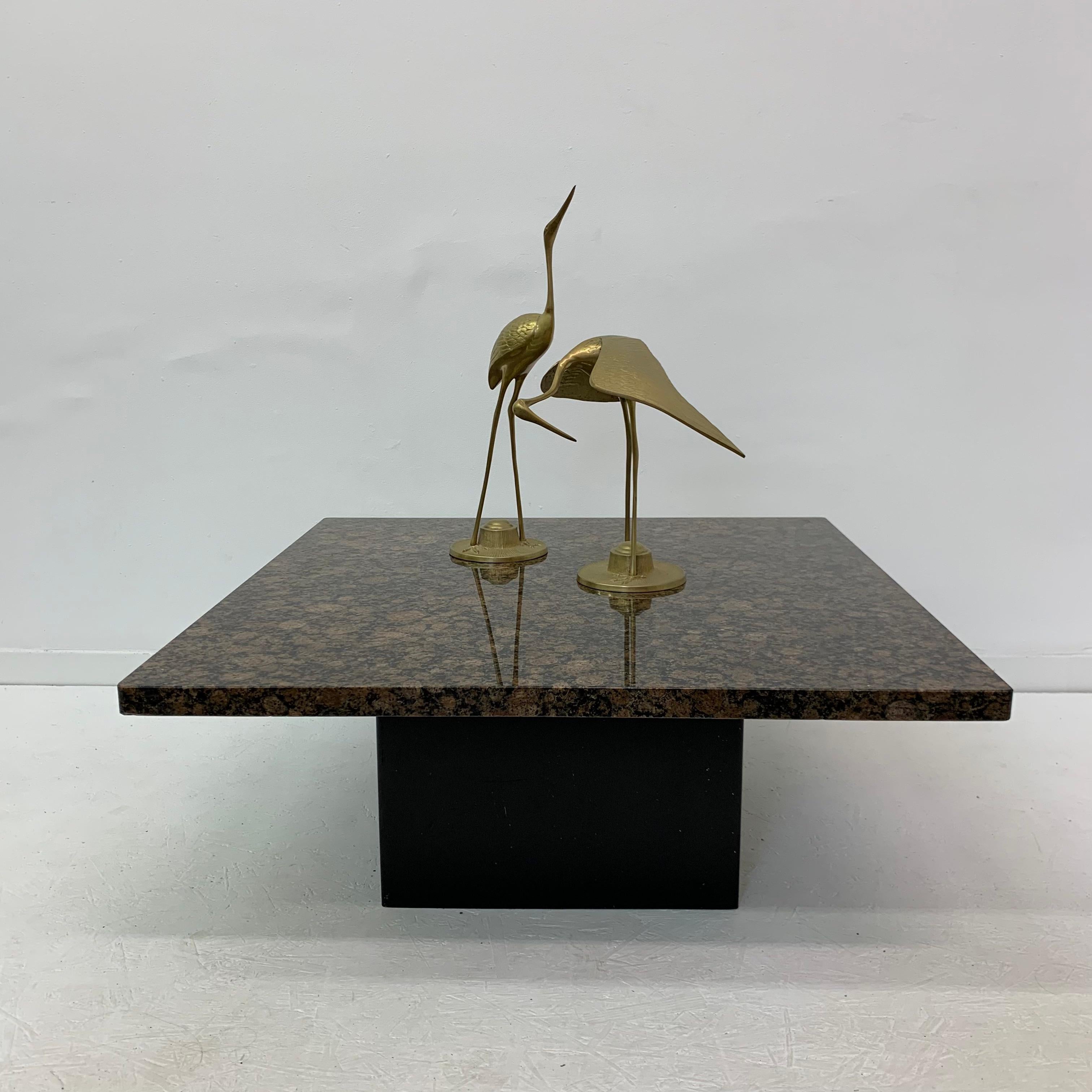 Ensemble de 2 tables basses / tables d'appoint en granit, années 1980 en vente 11
