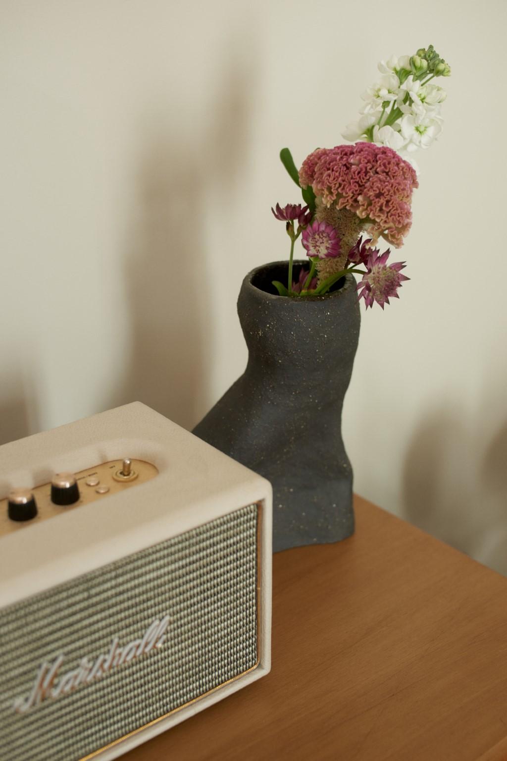 Set aus 2 Granit-Duo-Vasen von Sophie Parachey im Zustand „Neu“ im Angebot in Geneve, CH