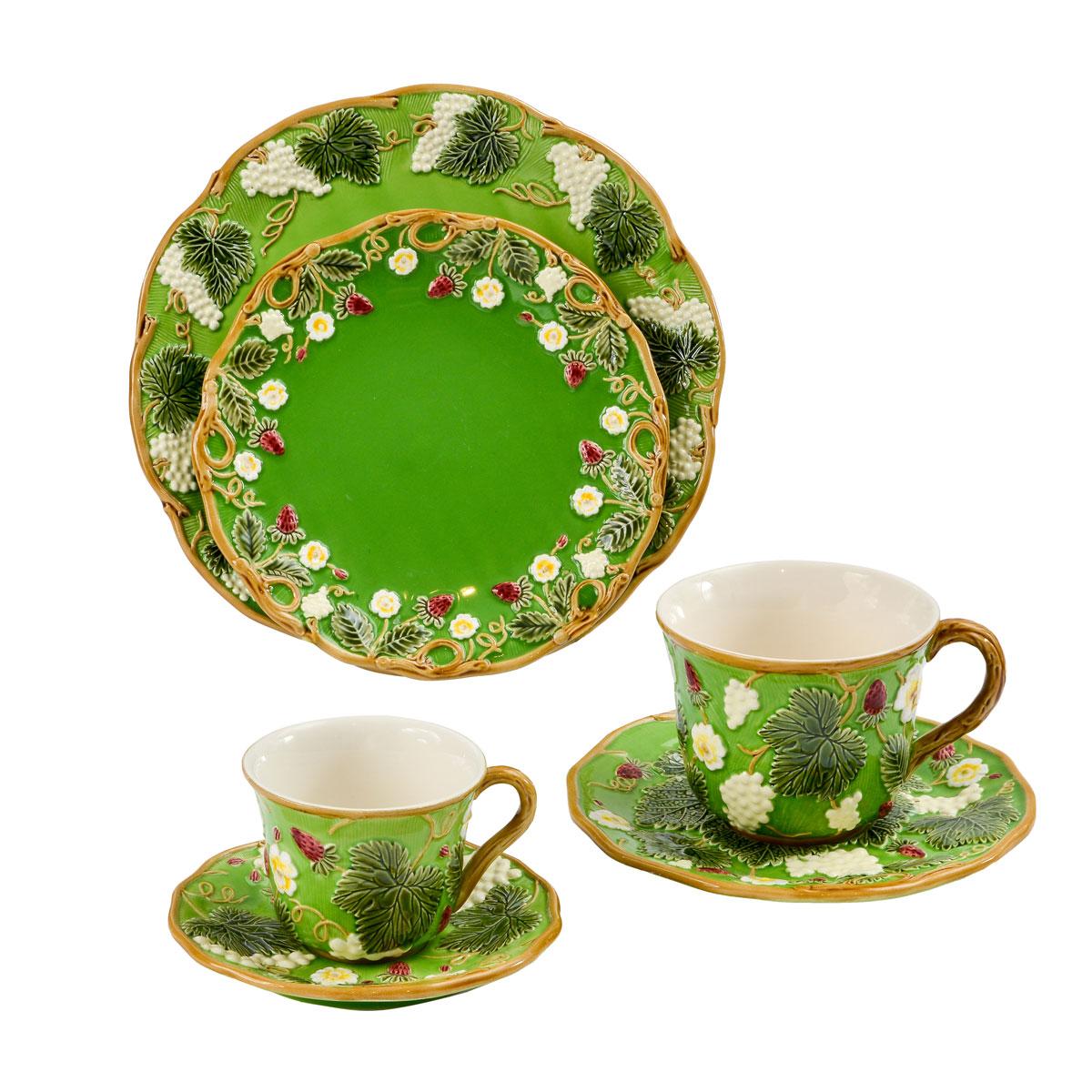 Peint à la main Ensemble de 2 assiettes à dessert George Sand, faïence verte et fleurie en vente