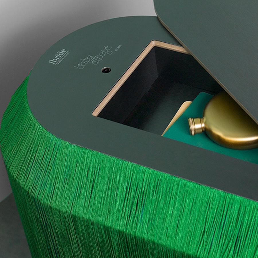 Français Ensemble de 2 tables d'appoint ou tables de nuit à franges vertes, fabriquées en France en vente