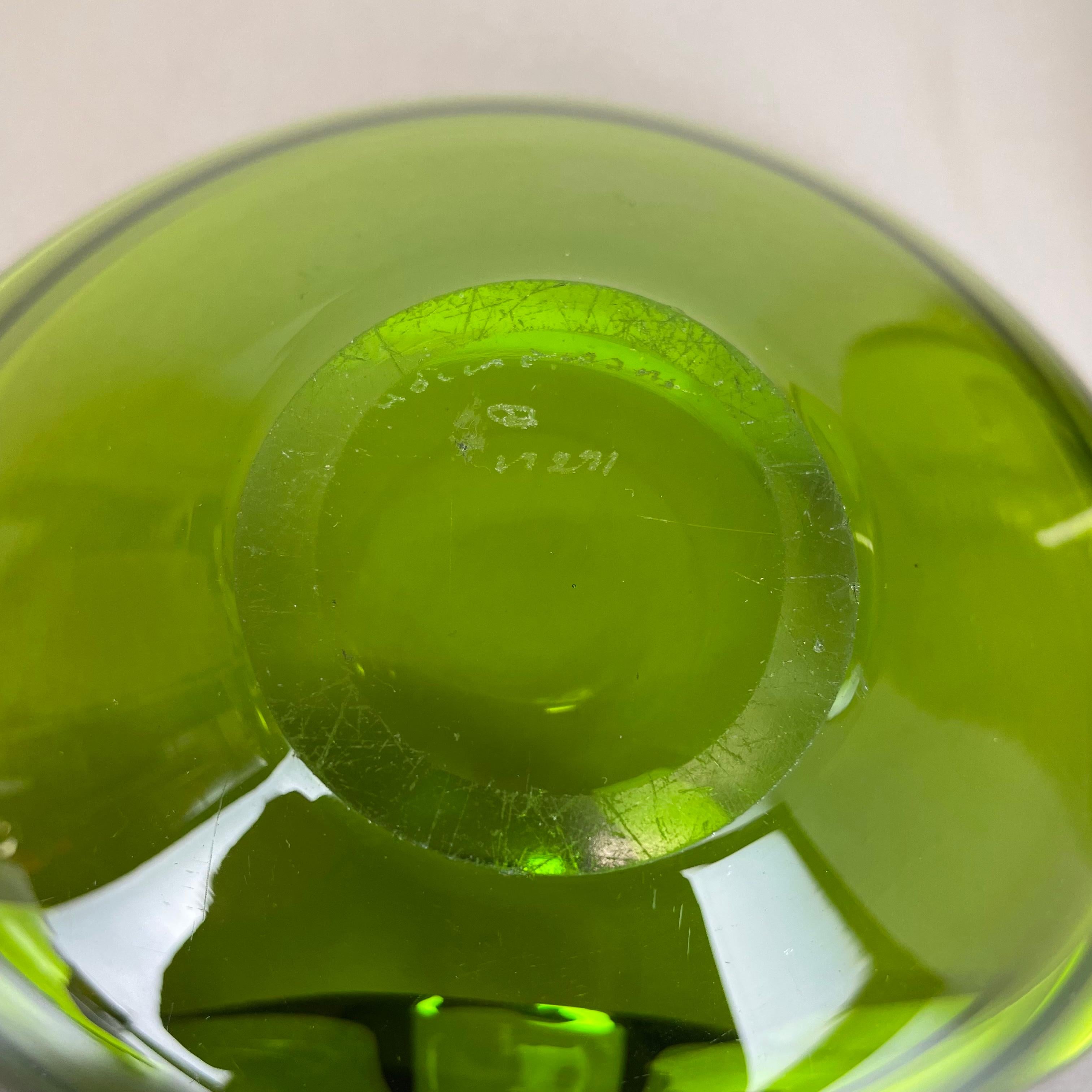 Ensemble de 2 bols en forme de coquille de verre vert de Per Lutken pour Holmegaard, Danemark, années 1960 en vente 6