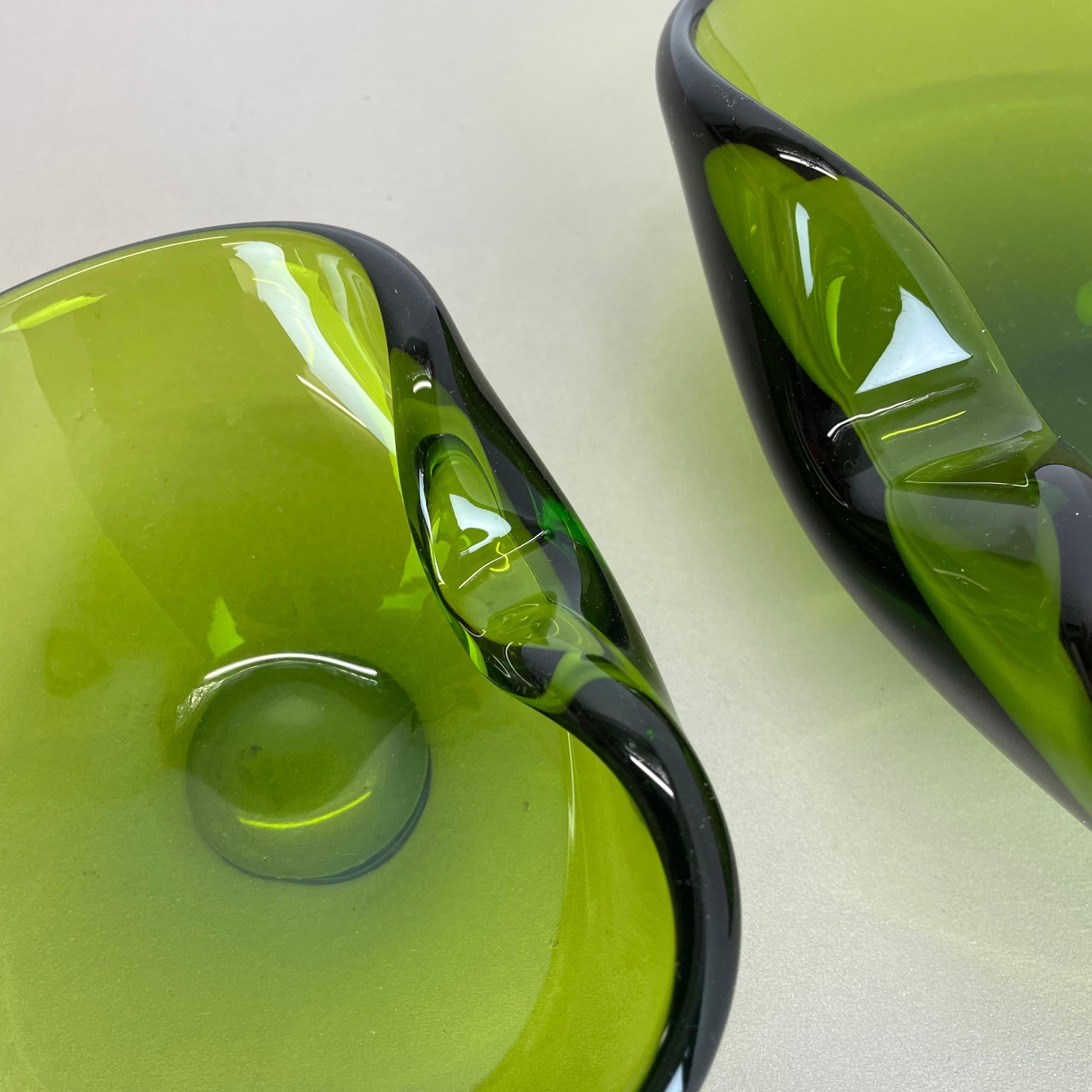 Danish Set of 2 Green Glass Shell Bowls by Per Lutken for Holmegaard, Denmark, 1960s For Sale