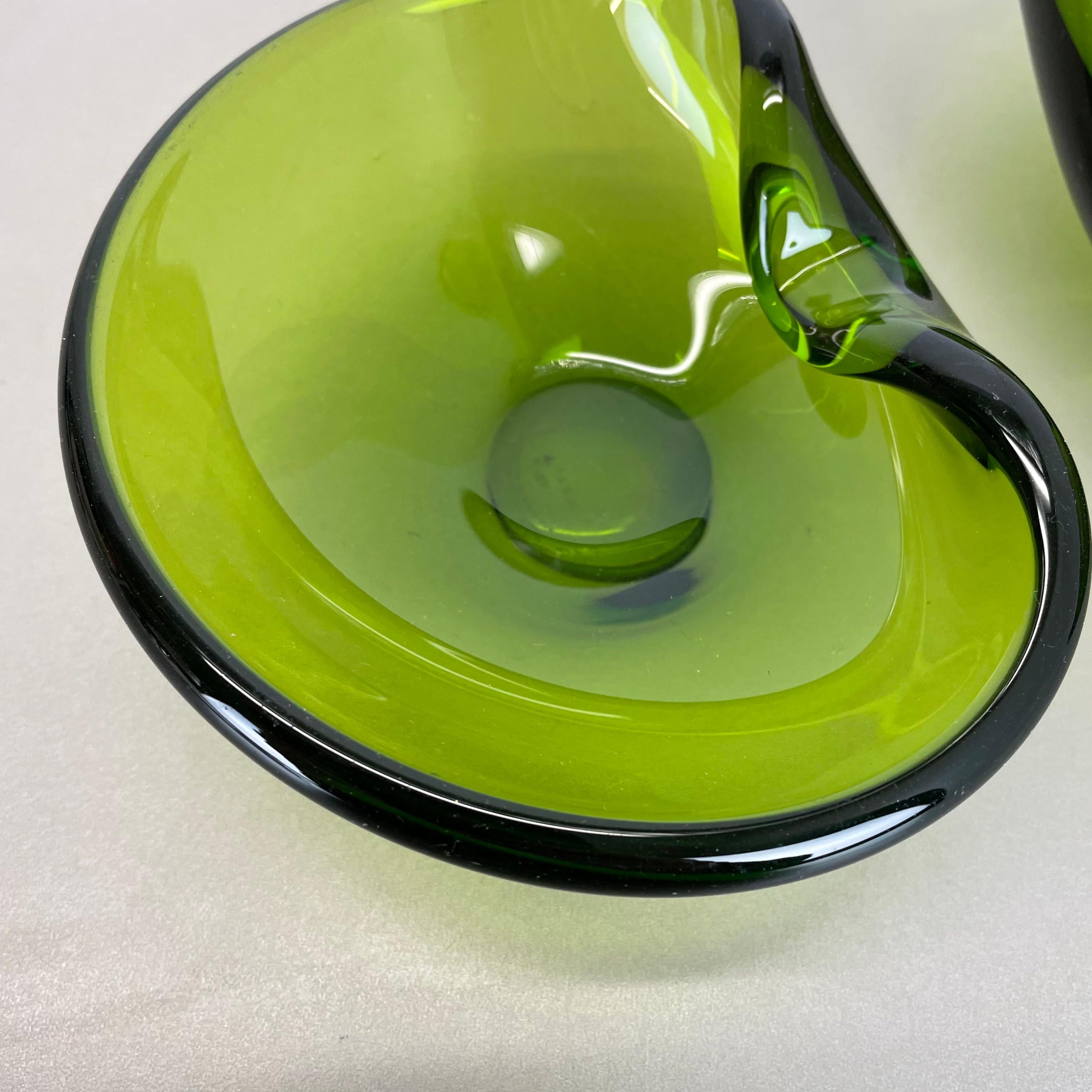 Verre Ensemble de 2 bols en forme de coquille de verre vert de Per Lutken pour Holmegaard, Danemark, années 1960 en vente