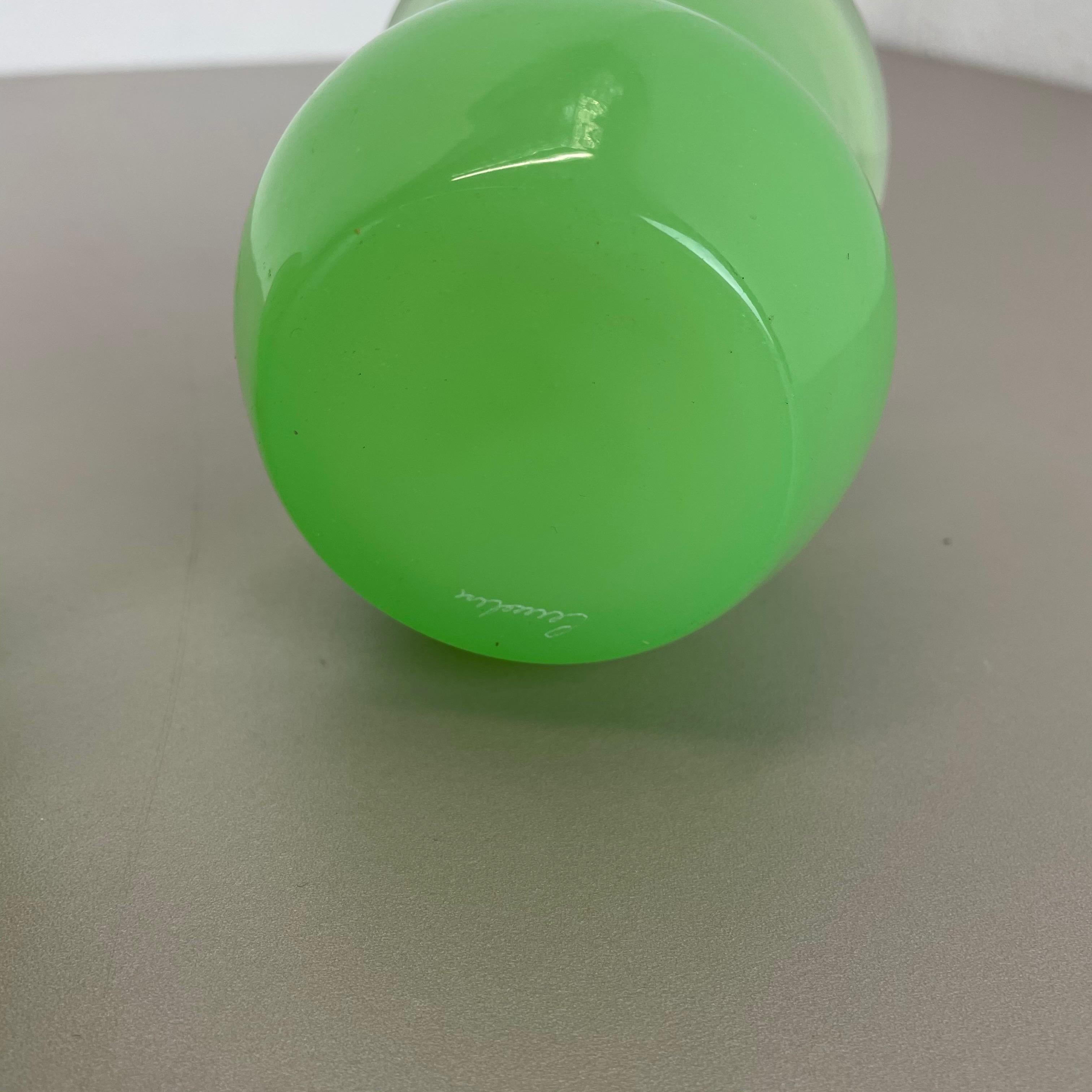 Set di 2 vasi in vetro opalino di Murano verde nuovo di zecca di Gino Cenedese, anni '60 in vendita 6
