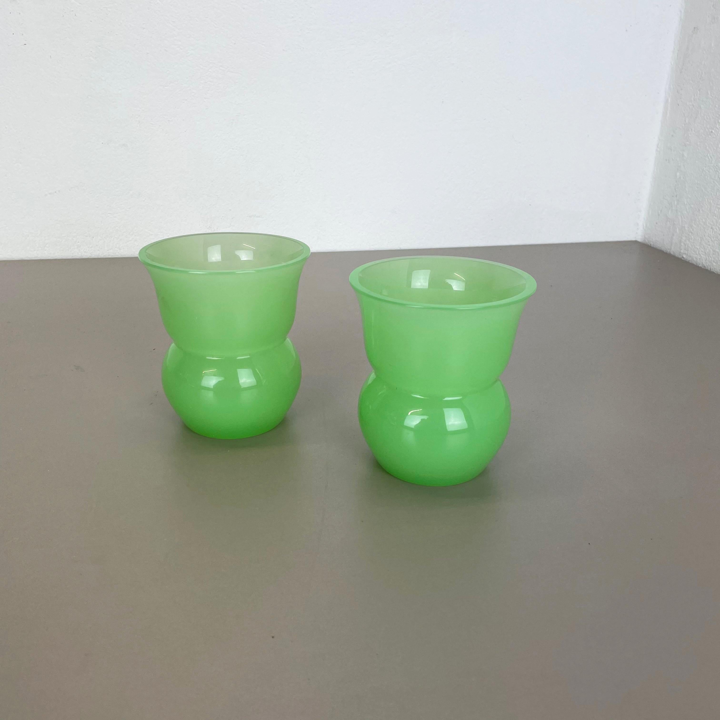 italien Ensemble de 2 vases verts en verre opalin de Murano en stock ancien, par Gino Cenedese, années 1960 en vente