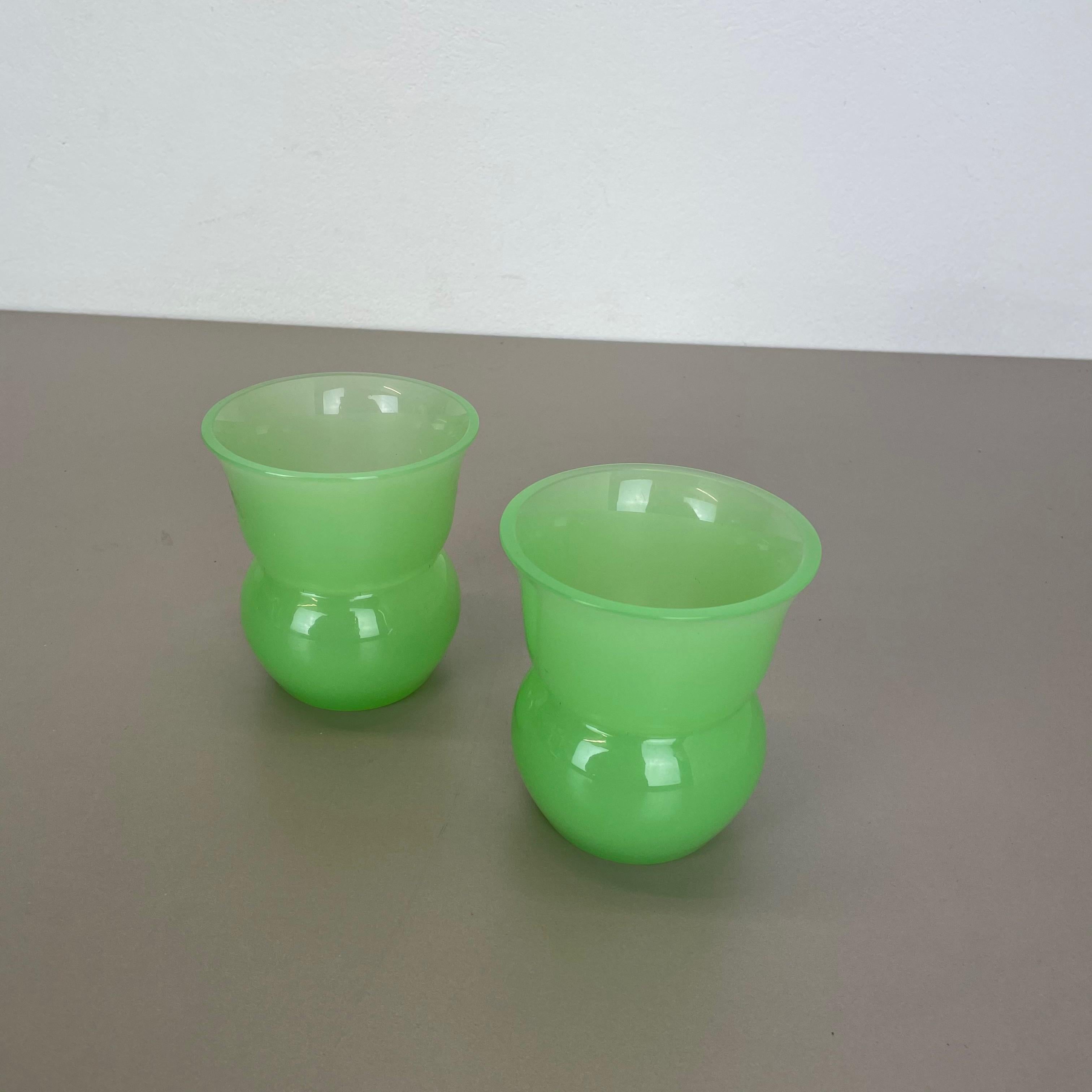 Mid-Century Modern Set of 2 Green New Old Stock Murano Opaline Glass Vases by Gino Cenedese, 1960s For Sale