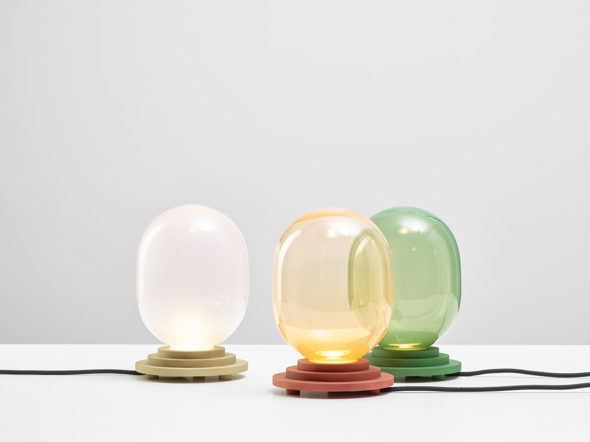 Autre Ensemble de 2 lampes de bureau à capsule Stratos vertes par Dechem Studio en vente