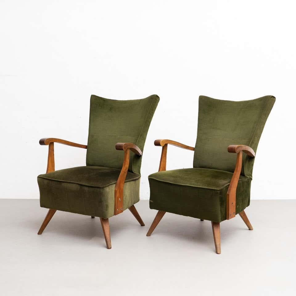 Modern Set of 2 Green Velvet and Oak Wood Armchairs and a Sofa, circa 1950 For Sale