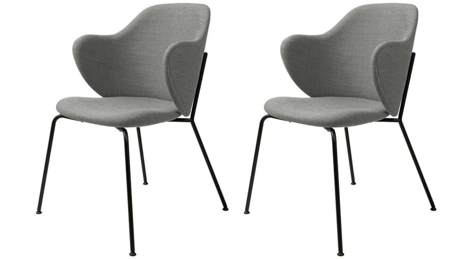 Set of 2 grey Fiord Lassen chairs by Lassen.
Dimensions : W 58 x D 60 x H 88 cm.
Materials : Textile.

The Lassen chair by Flemming Lassen, Magnus Sangild and Marianne Viktor was launched in 2018 as an ode to Flemming Lassen’s uncompromising