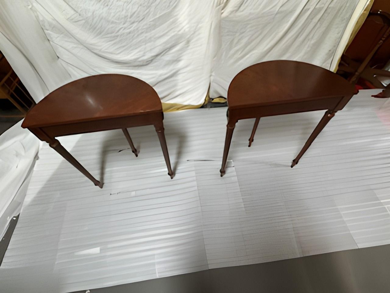Set of 2 Half moon contemporary console tables For Sale 1