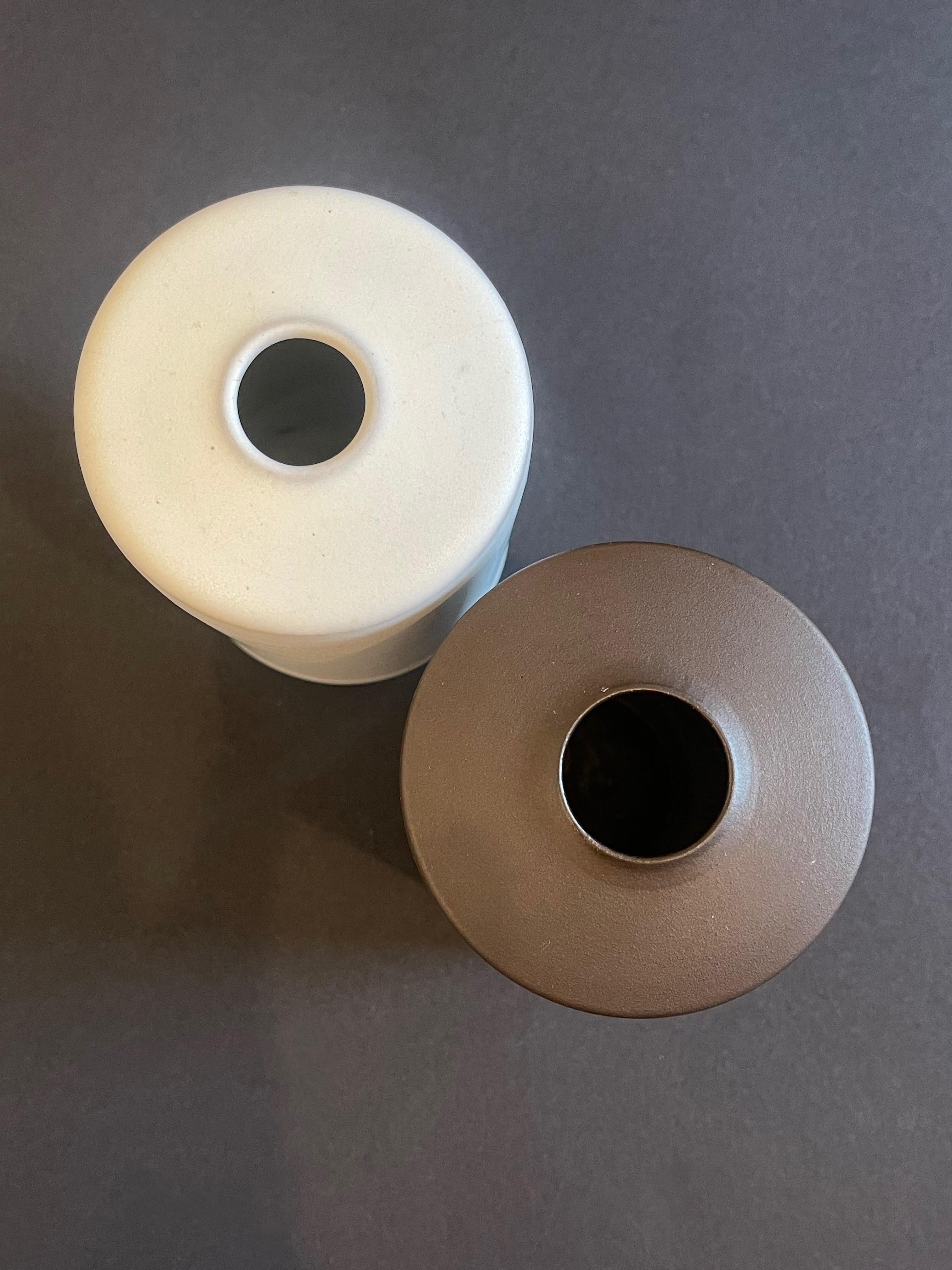 Juego de 2 jarrones de gres de Hameln, estilo Bauhaus, Delius, Alemania Hecho a mano en venta