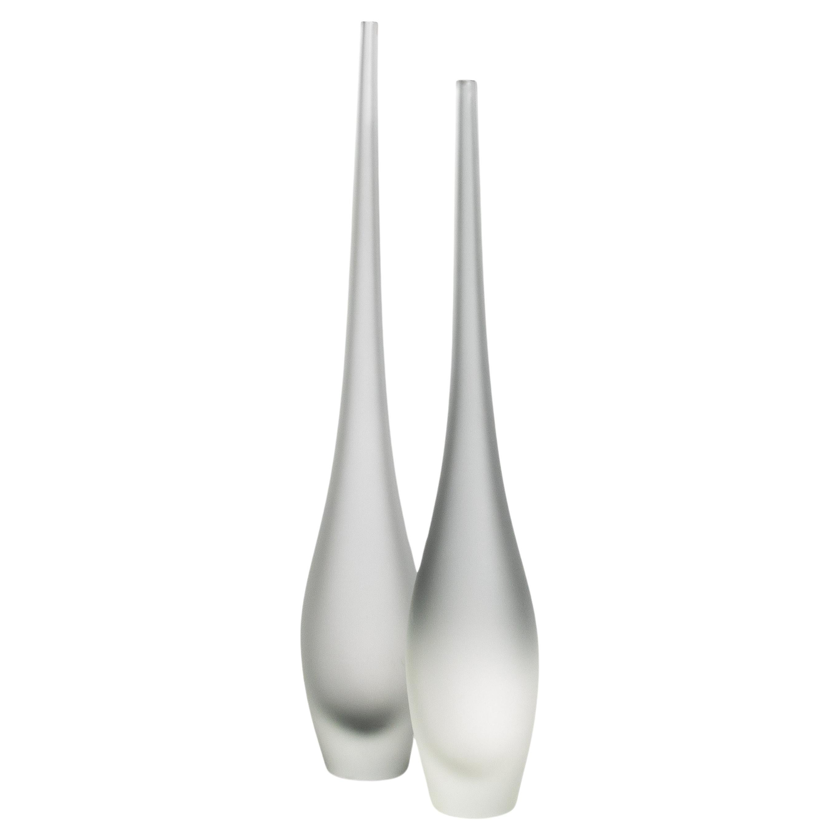 Set di 2 vasi a forma di flauto di Murano soffiati a mano in grigio