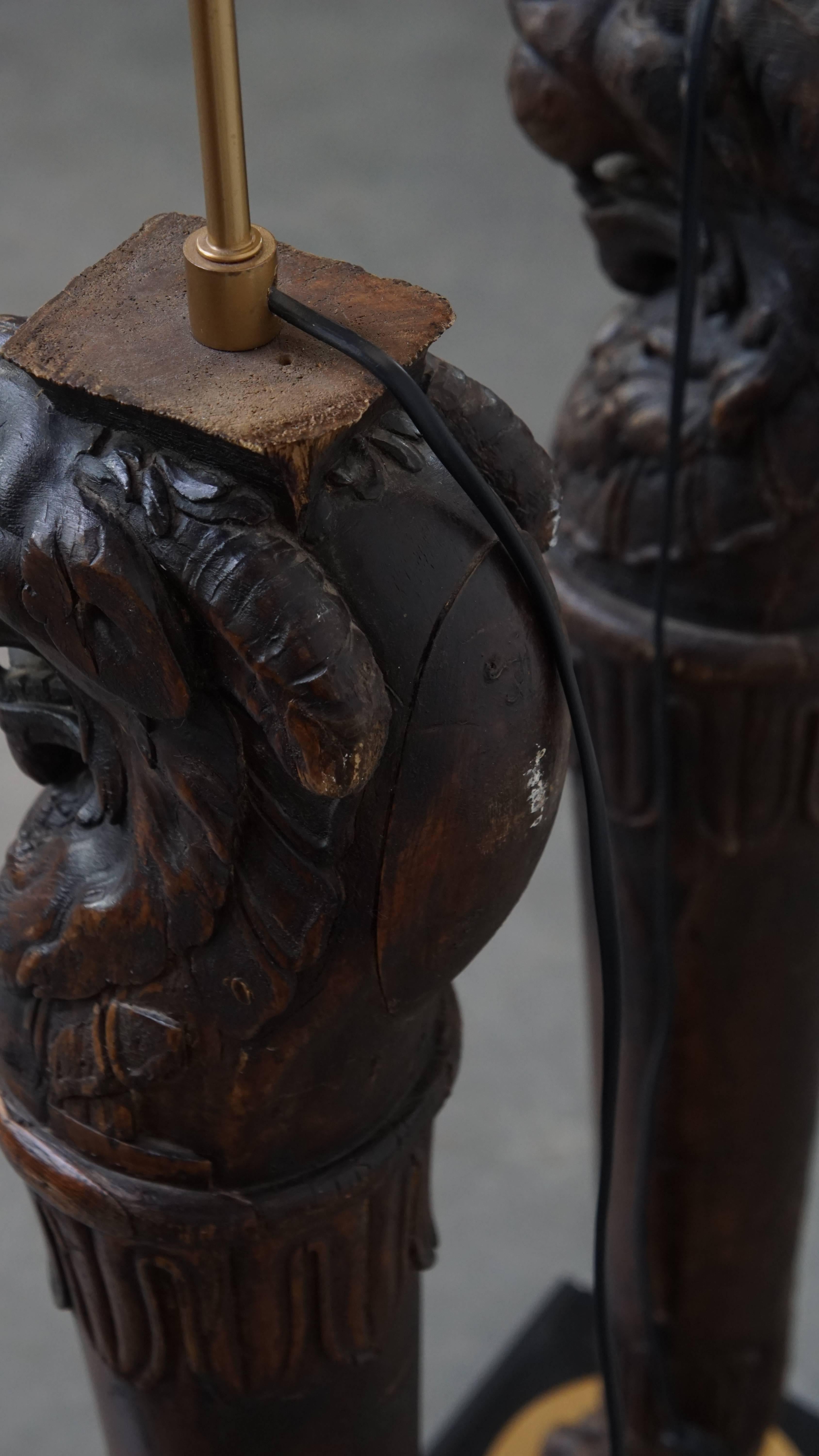 Set of 2 Hand-Carved Antique Wooden Floor Lamps with Lion Heads For Sale 6