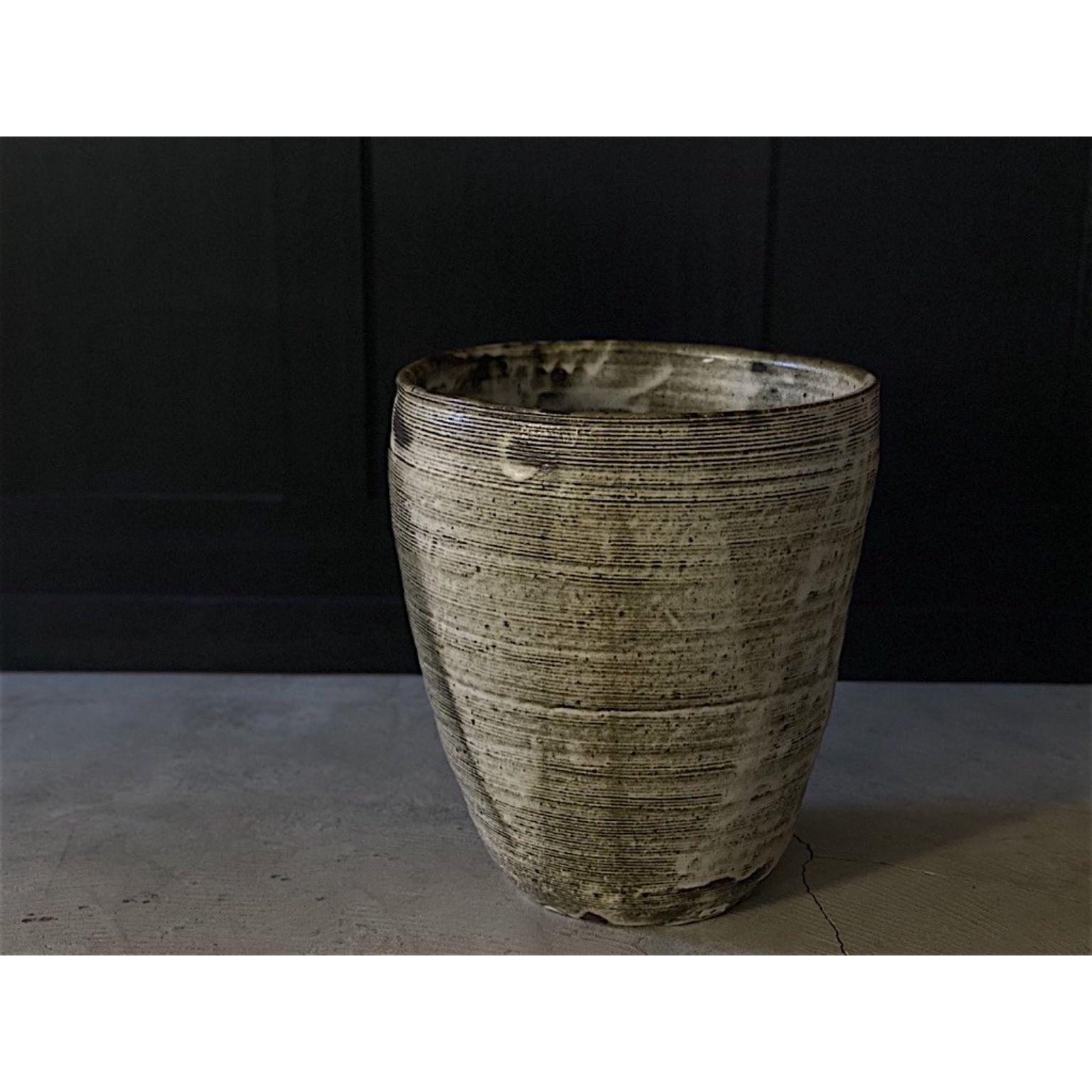 Argile Ensemble de 2 vases fabriqués à la main #2 par Teppei Ono en vente