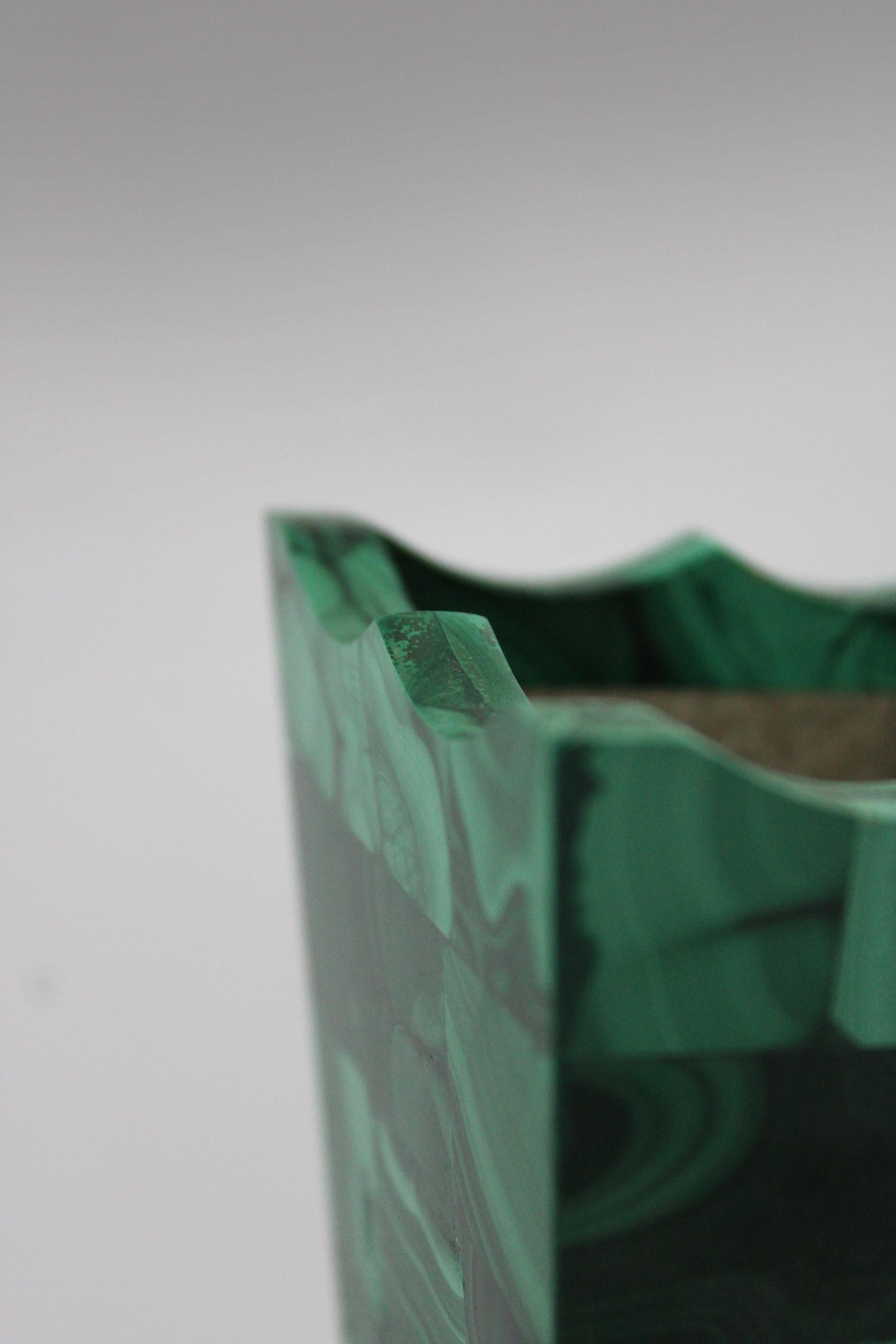 Set of 2 handmade Malachite square vase & Hexagon trinket box Art Deco Congo For Sale 2