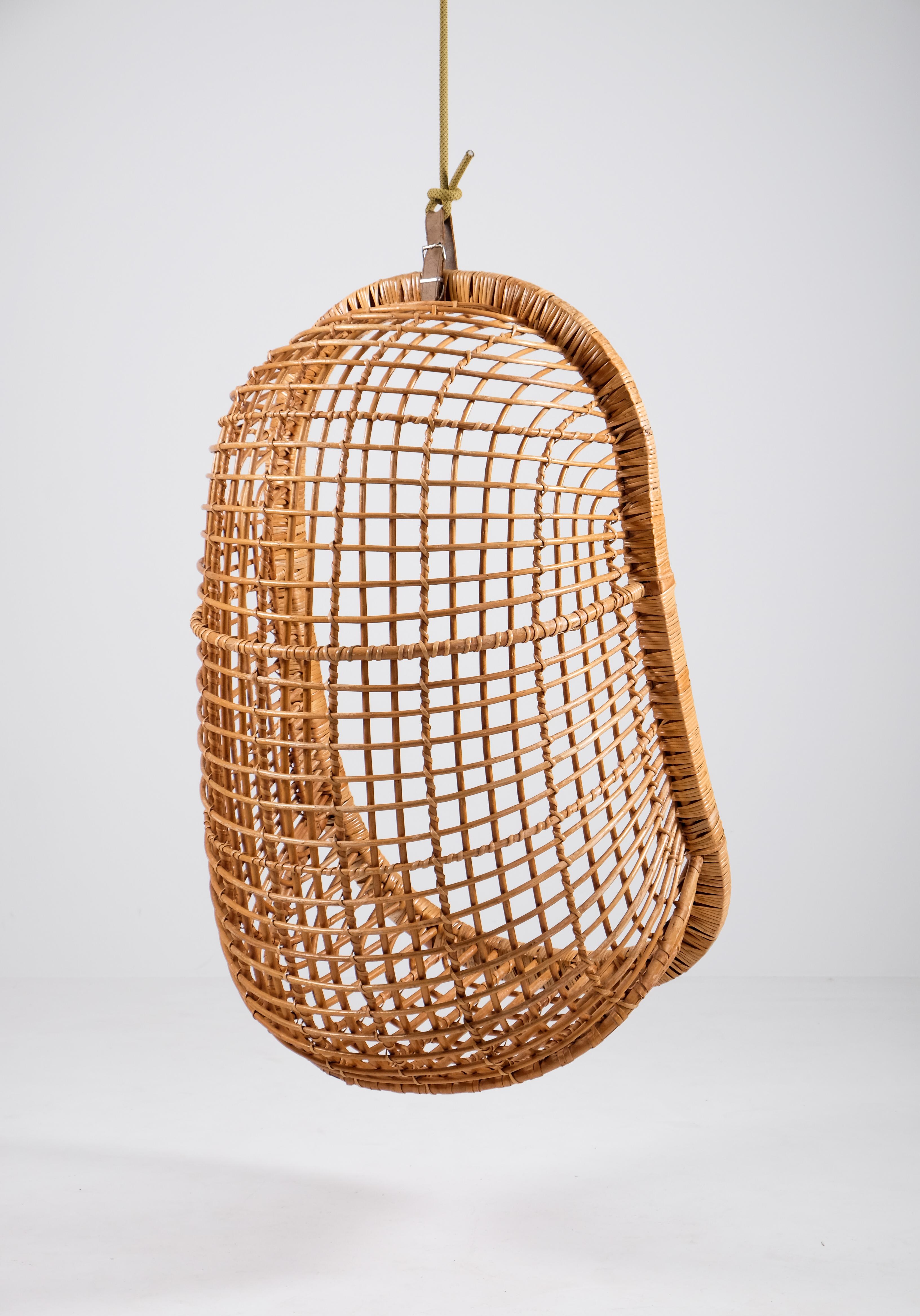 Mid-20th Century Set of 2 hanging chairs, Brazil, 1960s