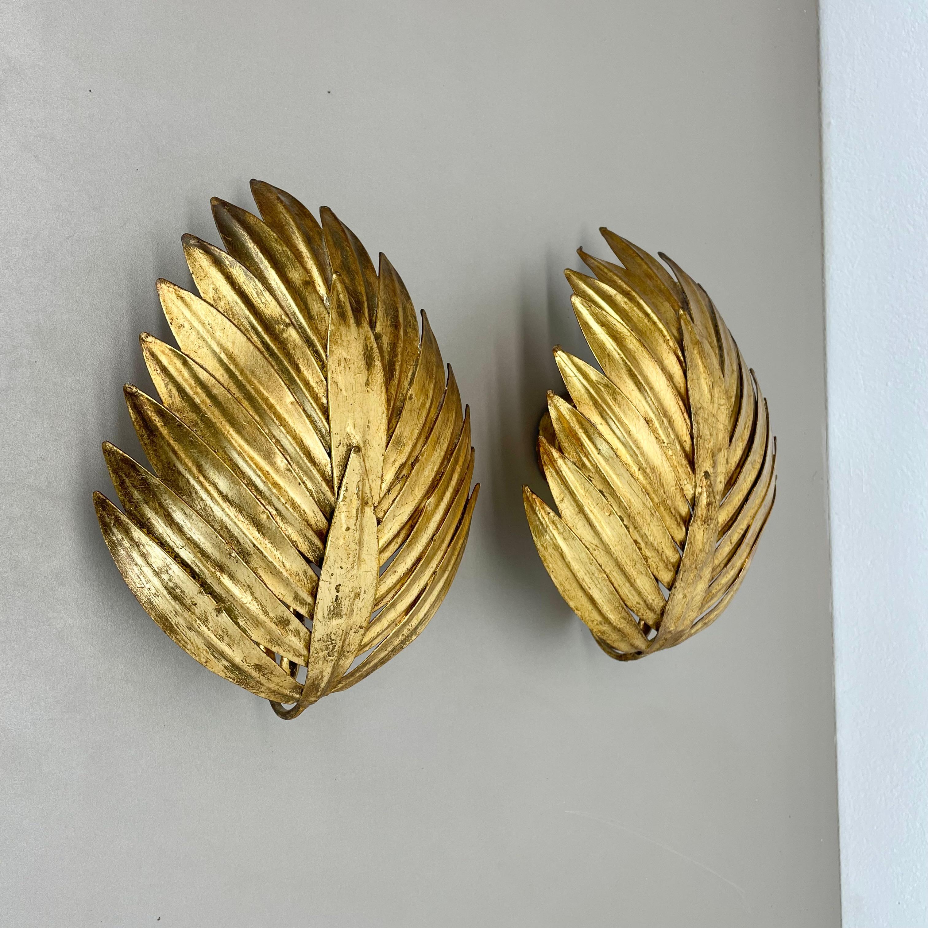 Article :

Applique murale avec LEAVES, set of 2


Origine :

Italie



Âge :

1980.



Ce jeu de lumières moderniste a été produit en Italie dans les années 1980. Il est réalisé en métal massif sous la forme de plusieurs FEUILLES sur la face avant