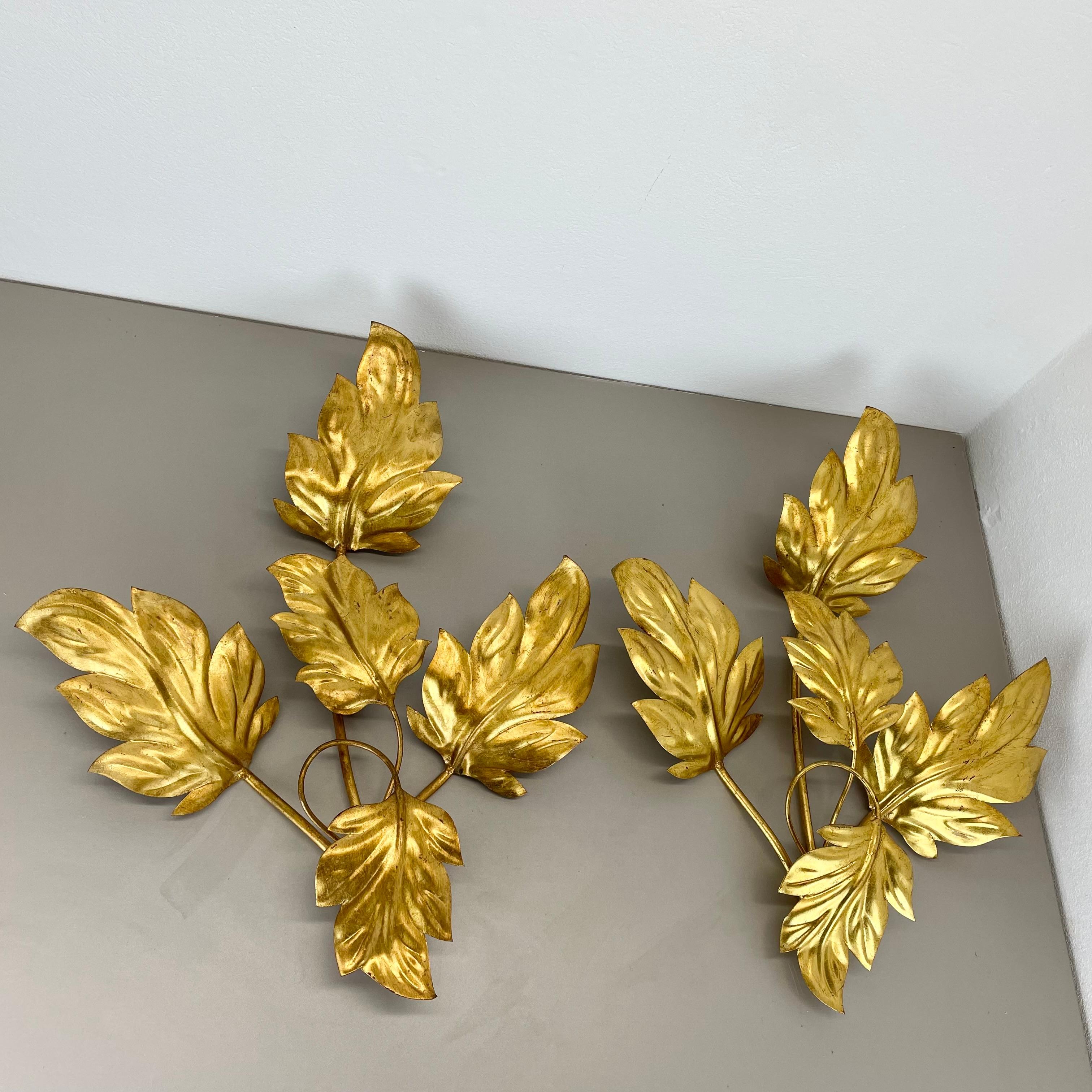 Mid-Century Modern set of 2 Hans Kögl Style Golden Florentiner Leaf Wall Light Sconces, Italy, 1980 For Sale