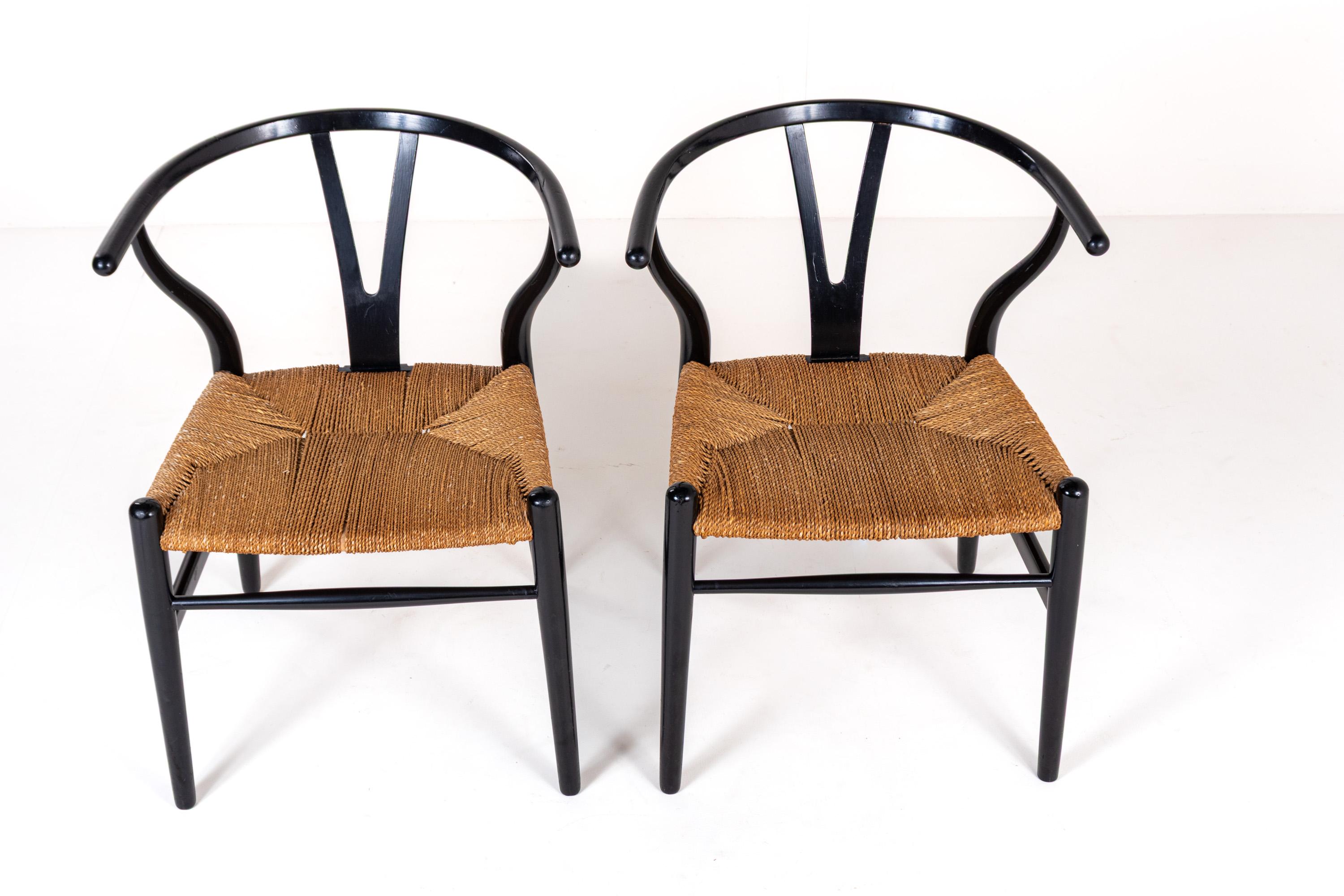 Milieu du XXe siècle Ensemble de 2 chaises Hans Wegner CH24 Wishbone en vente