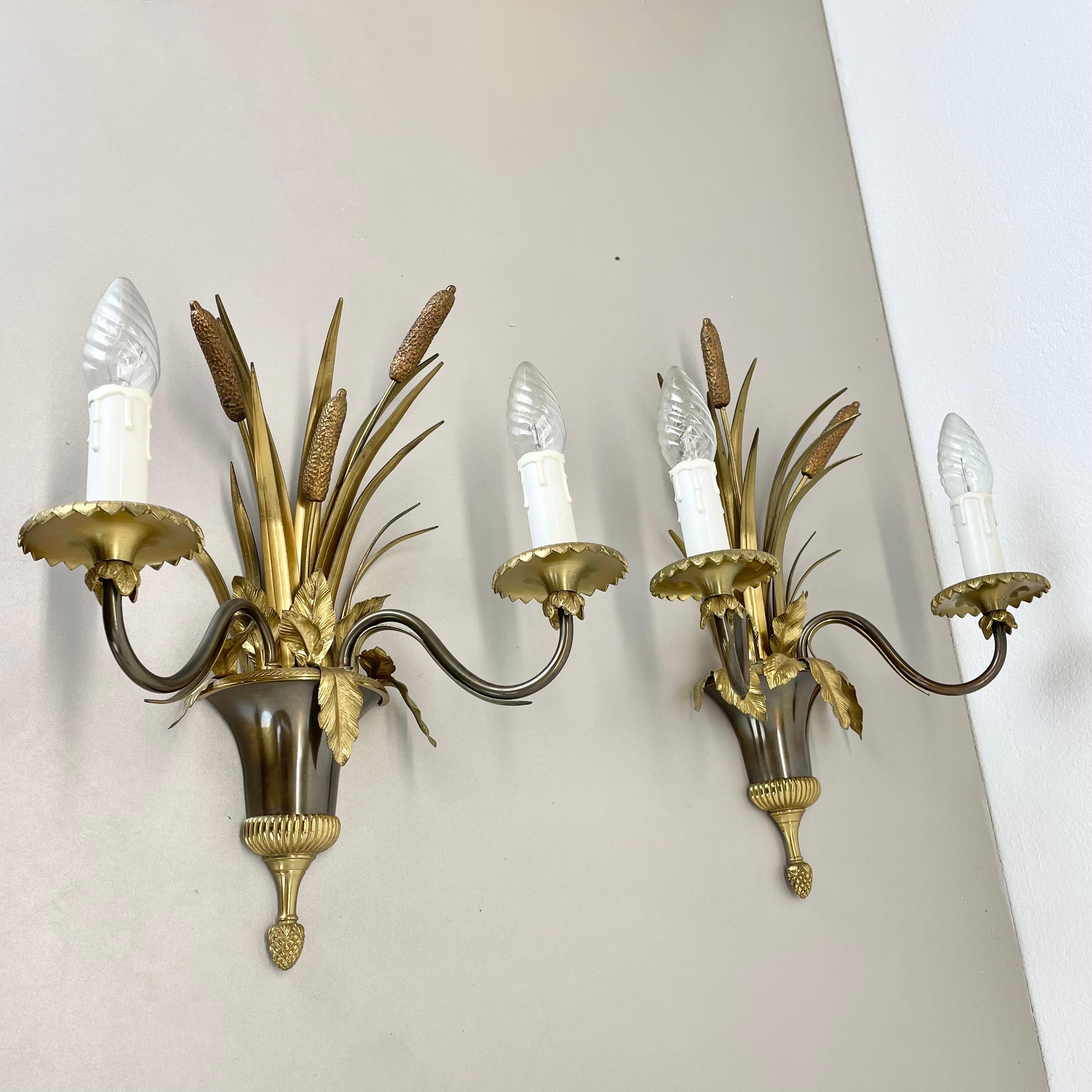 set of 2 heavy brass Florentiner Wall Lights by MAISON CHARLES, France 1970s For Sale 10
