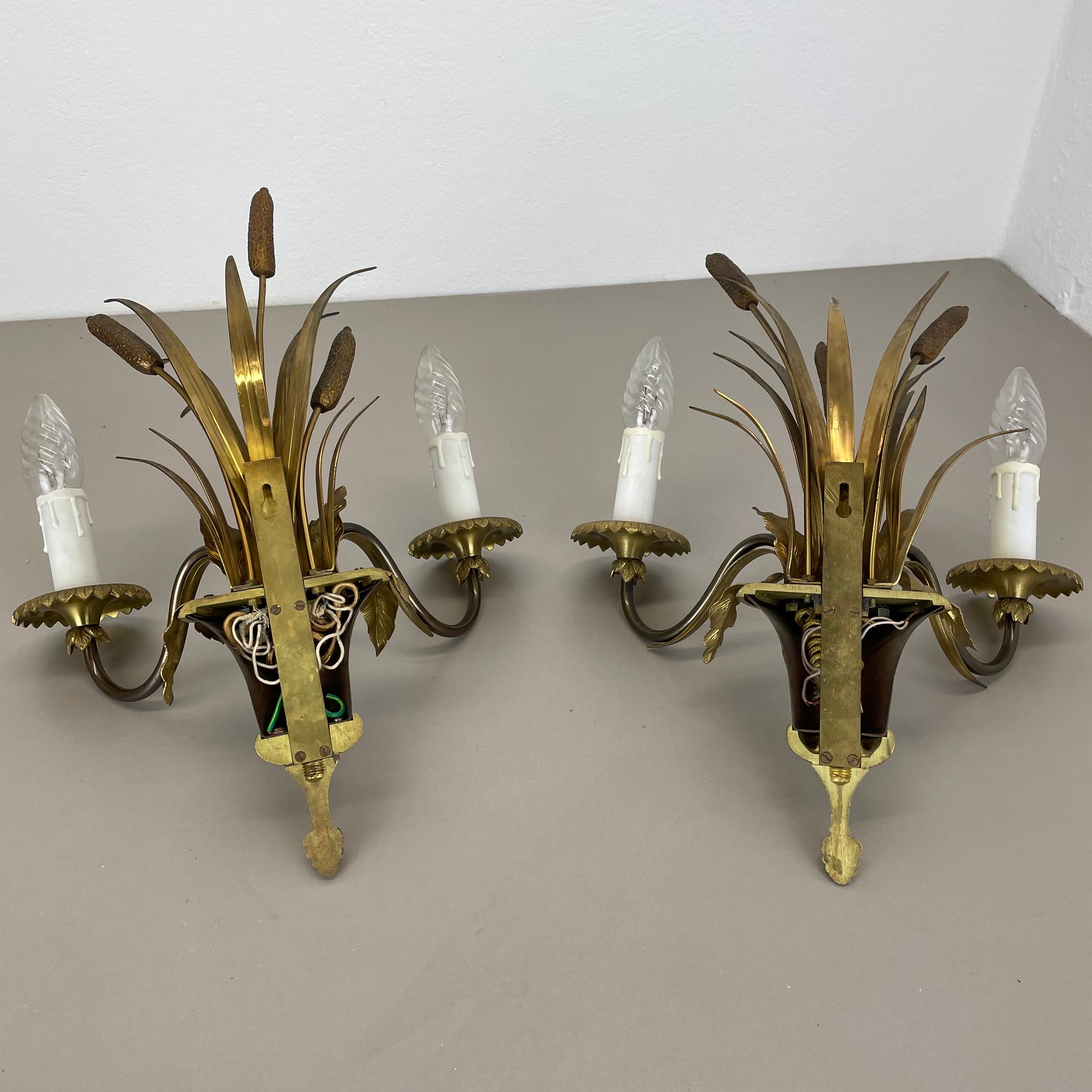 set of 2 heavy brass Florentiner Wall Lights by MAISON CHARLES, France 1970s For Sale 13