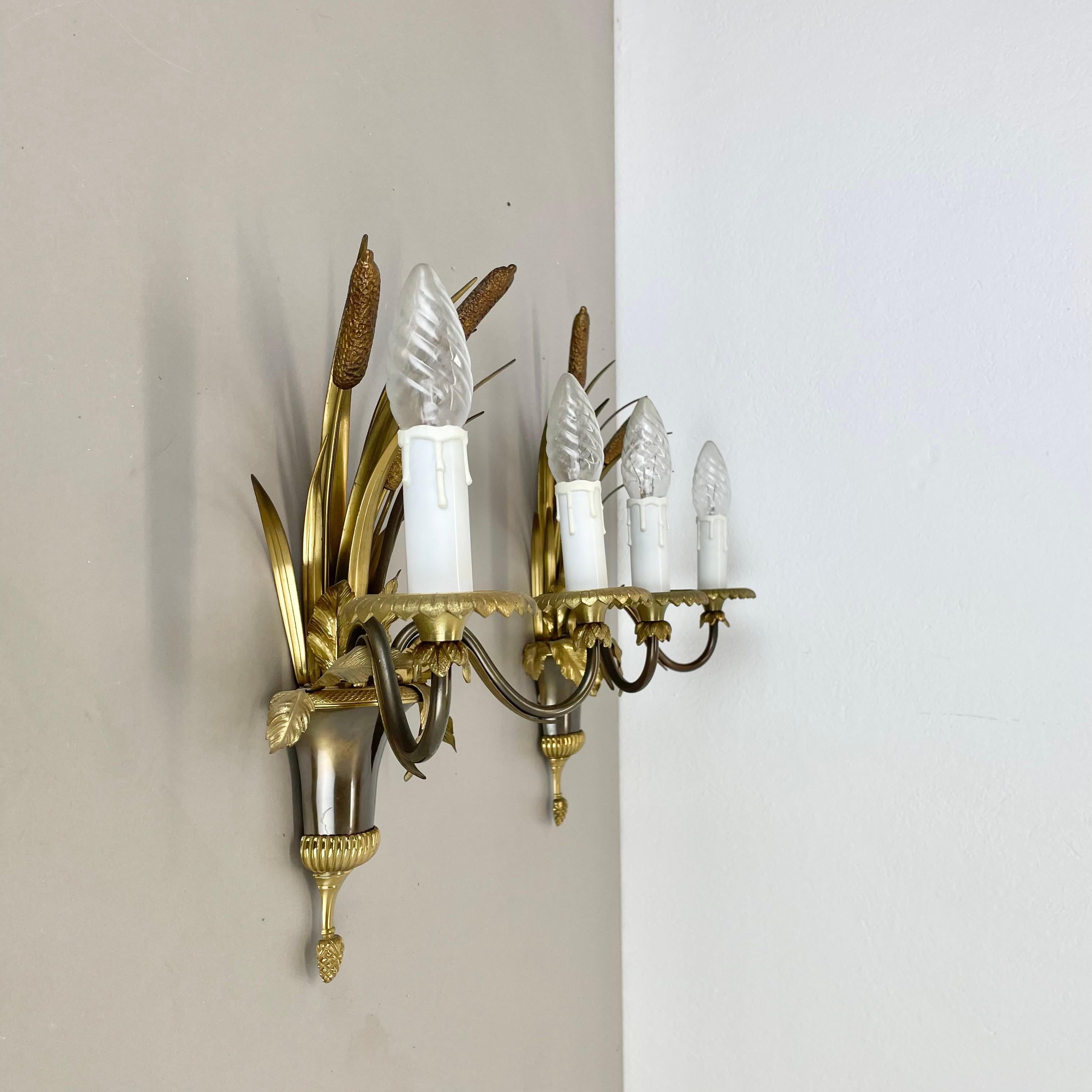 Mid-Century Modern set of 2 heavy brass Florentiner Wall Lights by MAISON CHARLES, France 1970s For Sale