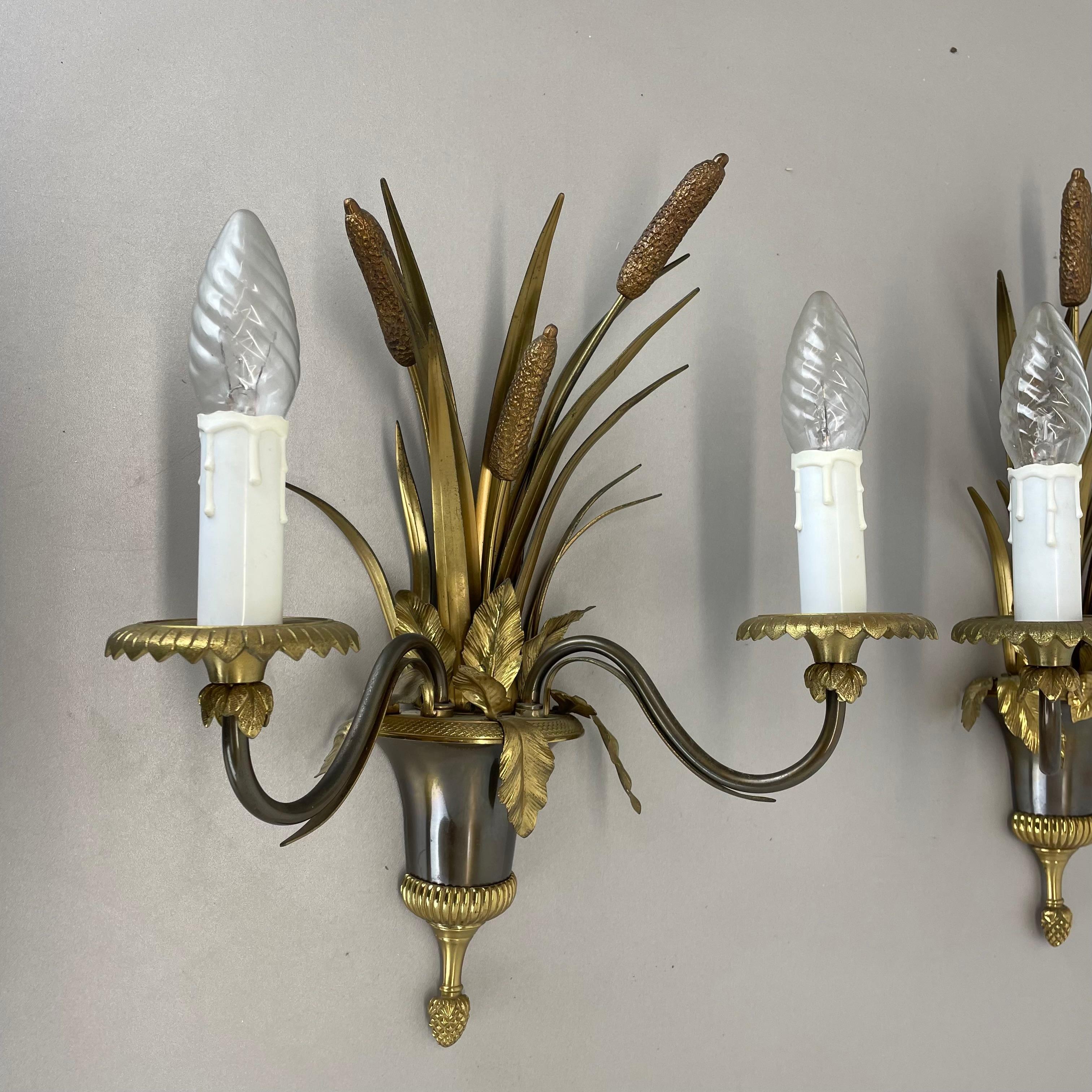 set of 2 heavy brass Florentiner Wall Lights by MAISON CHARLES, France 1970s In Good Condition For Sale In Kirchlengern, DE