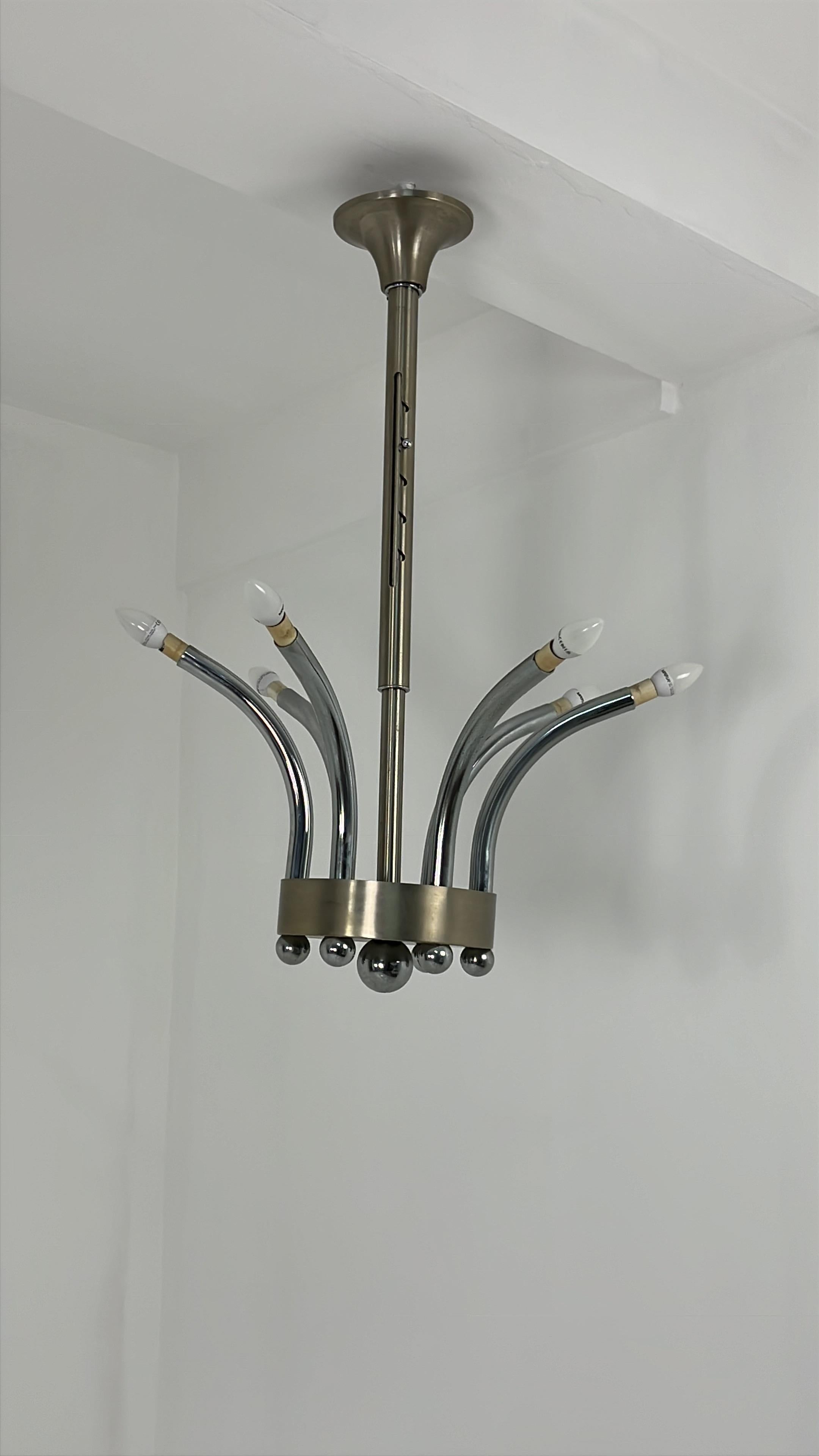 Set di 2 lampadari in metallo cromato regolabili in altezza Gaetano Sciolari 1970s in vendita 4