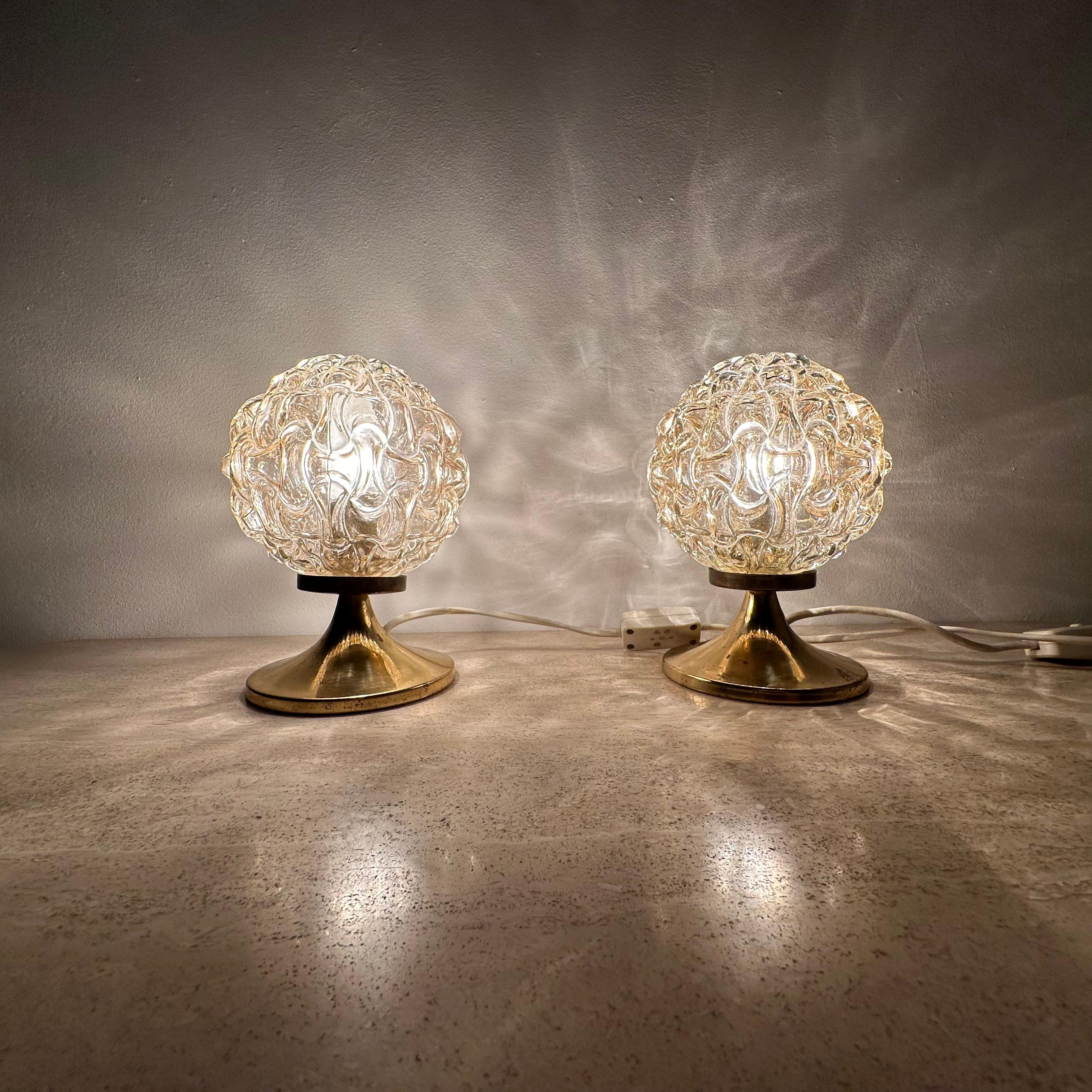 Mid-Century Modern Ensemble de 2 lampes de table à bulles Helena Tynell, 1970