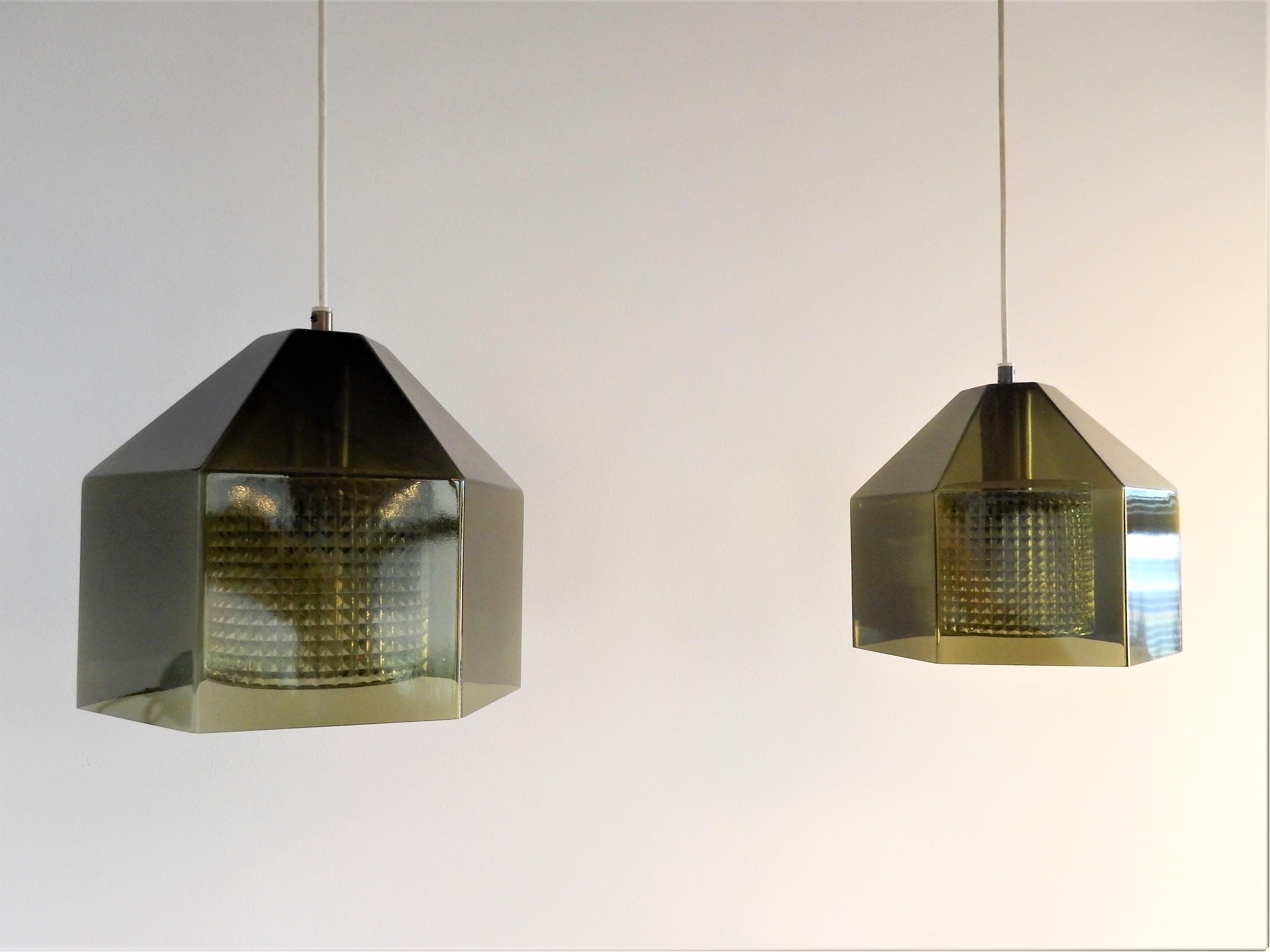 Set of 2 Hexagon Pendant Lamps by Carl Fagerlund for Orrefors, Sweden, 1960s In Good Condition In Steenwijk, NL
