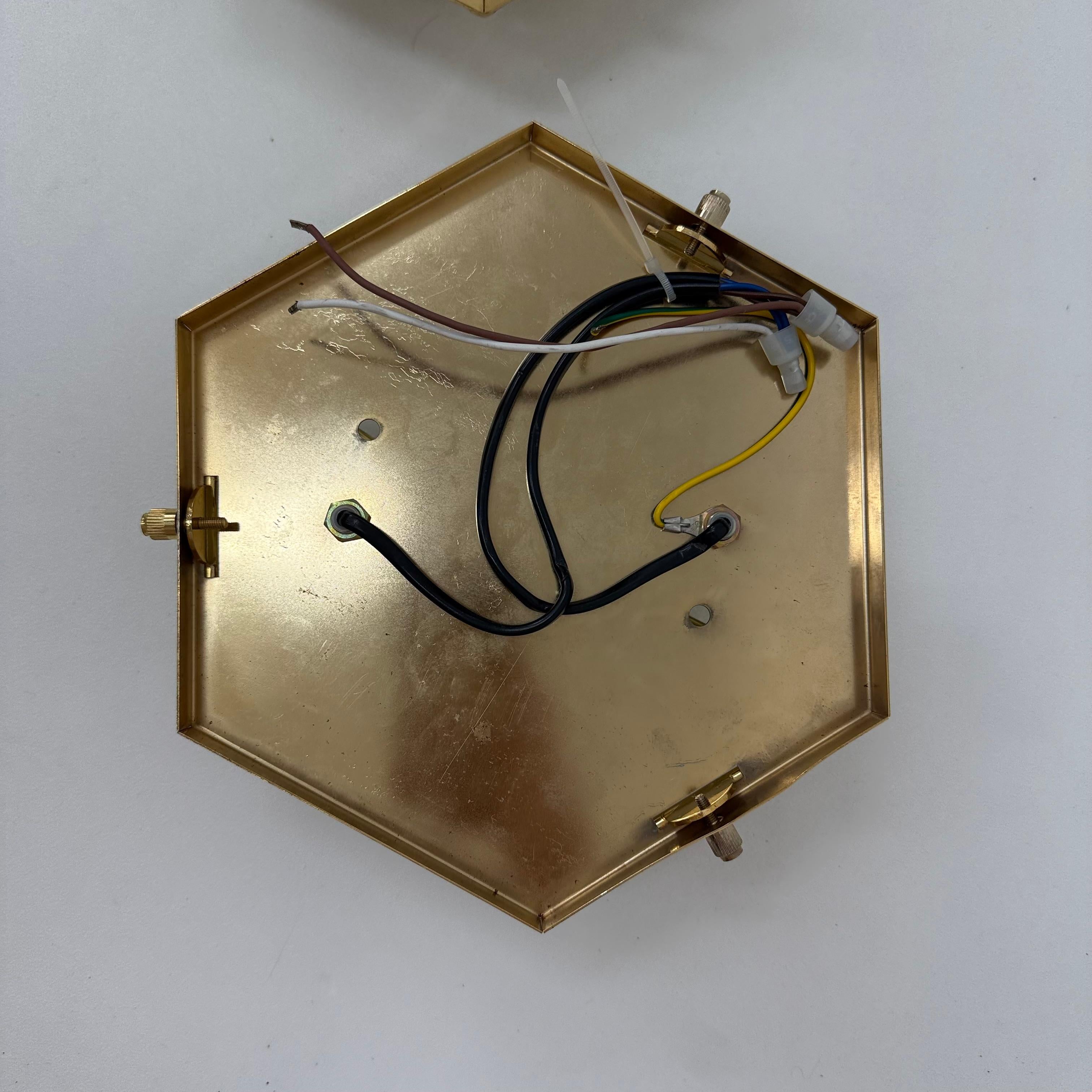 Set of 2 hexagonal wall lamps by Sothis, Italy 1980s For Sale 3