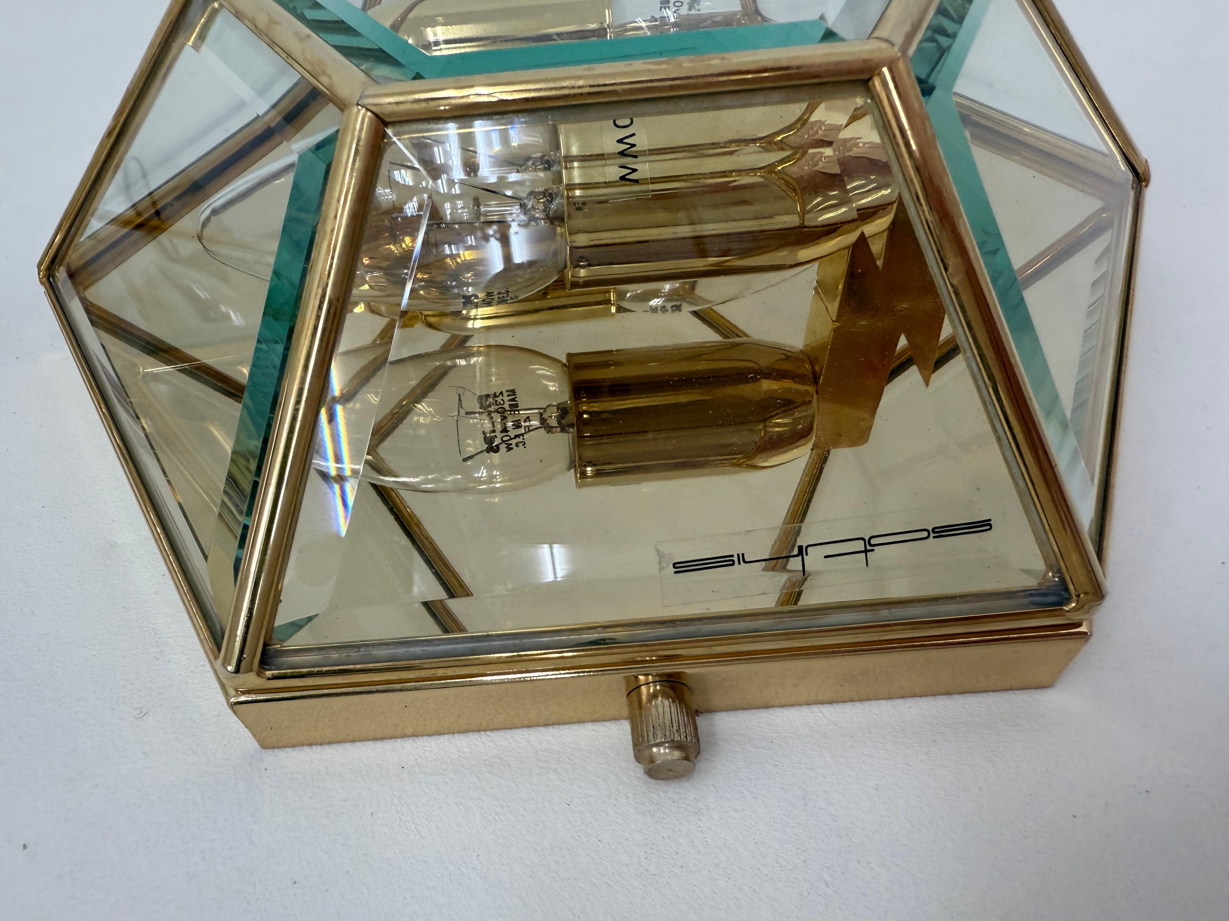 Set of 2 hexagonal wall lamps by Sothis, Italy 1980s For Sale 7